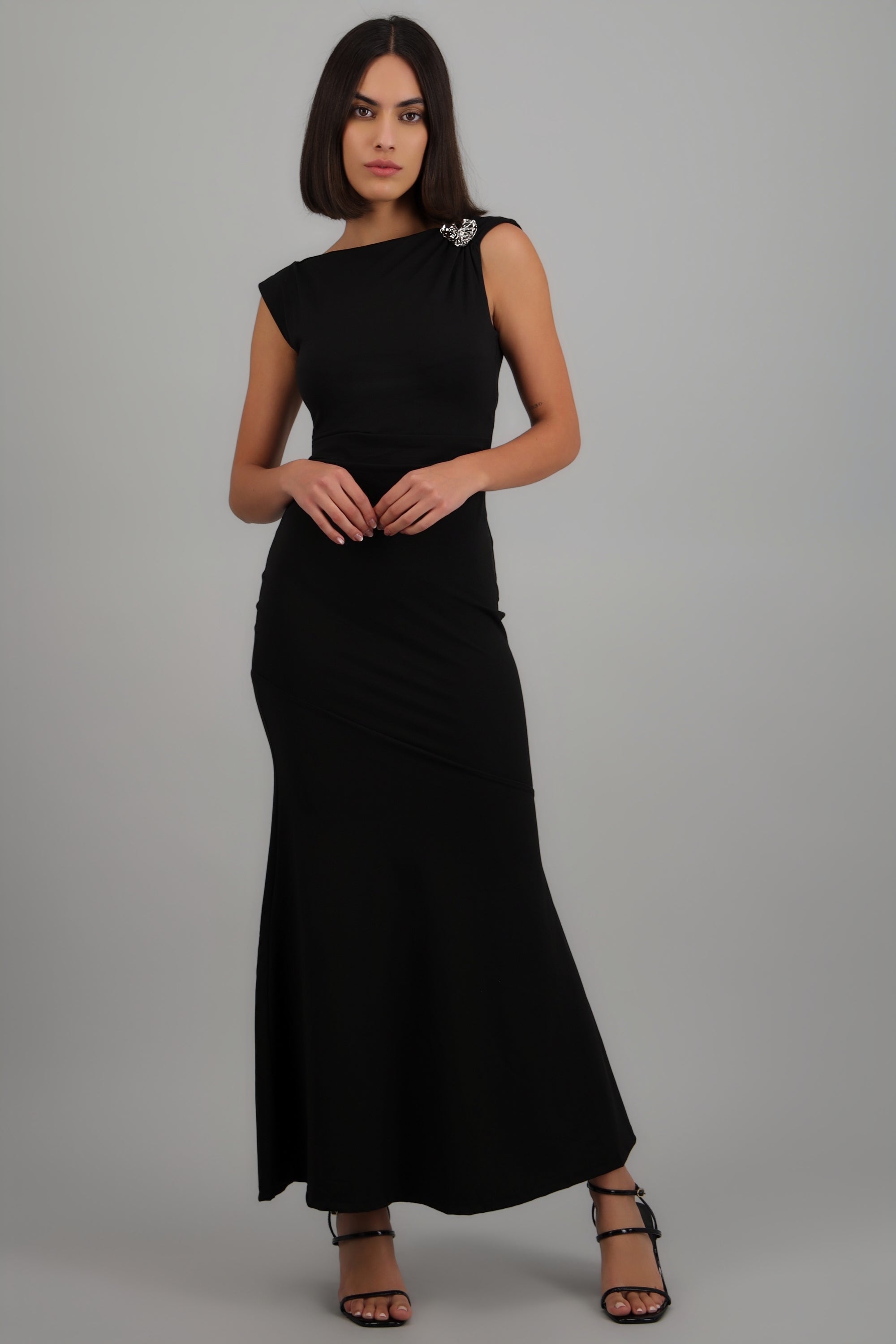 Vestido maxi drapeado detalle metálico NEGRO