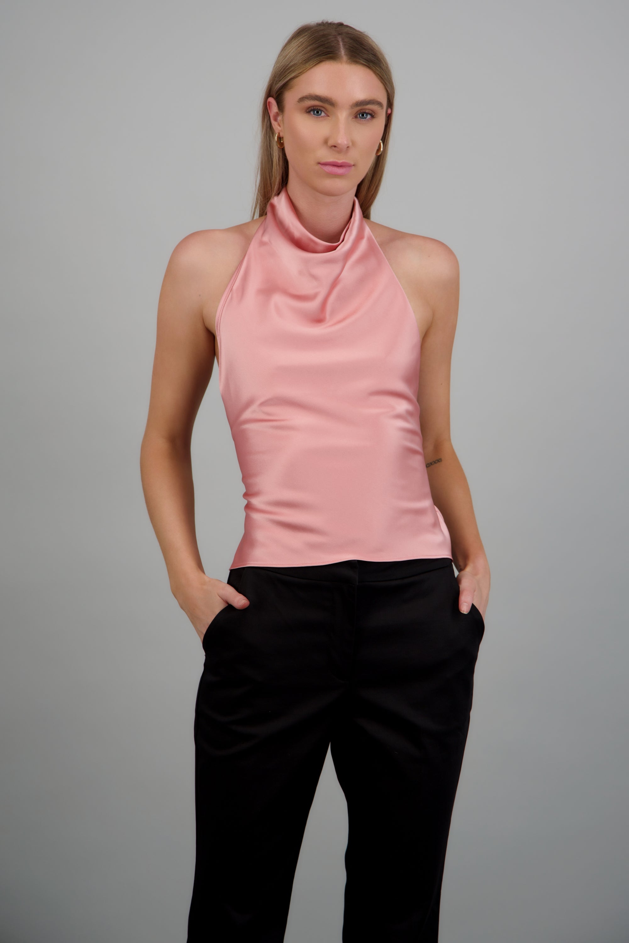 top halter cuello cascada detalle espalda ROSA