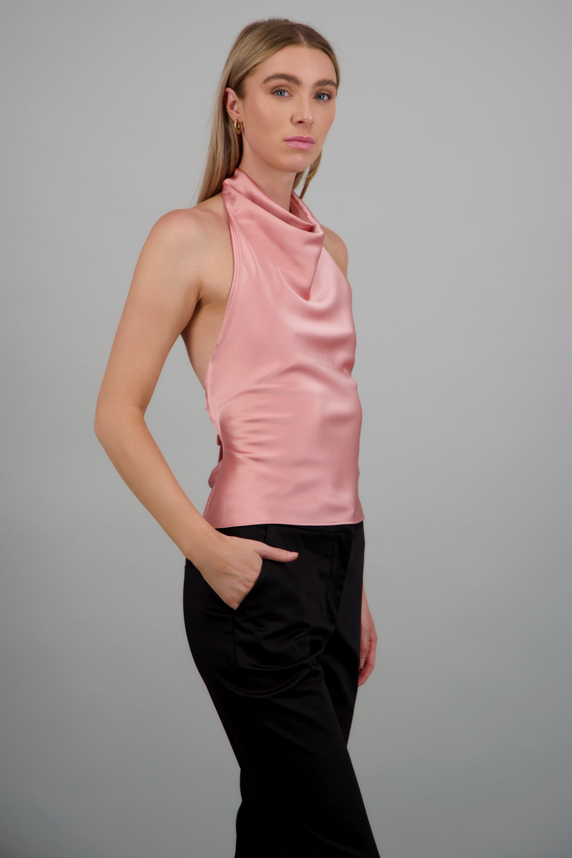 top halter cuello cascada detalle espalda ROSA