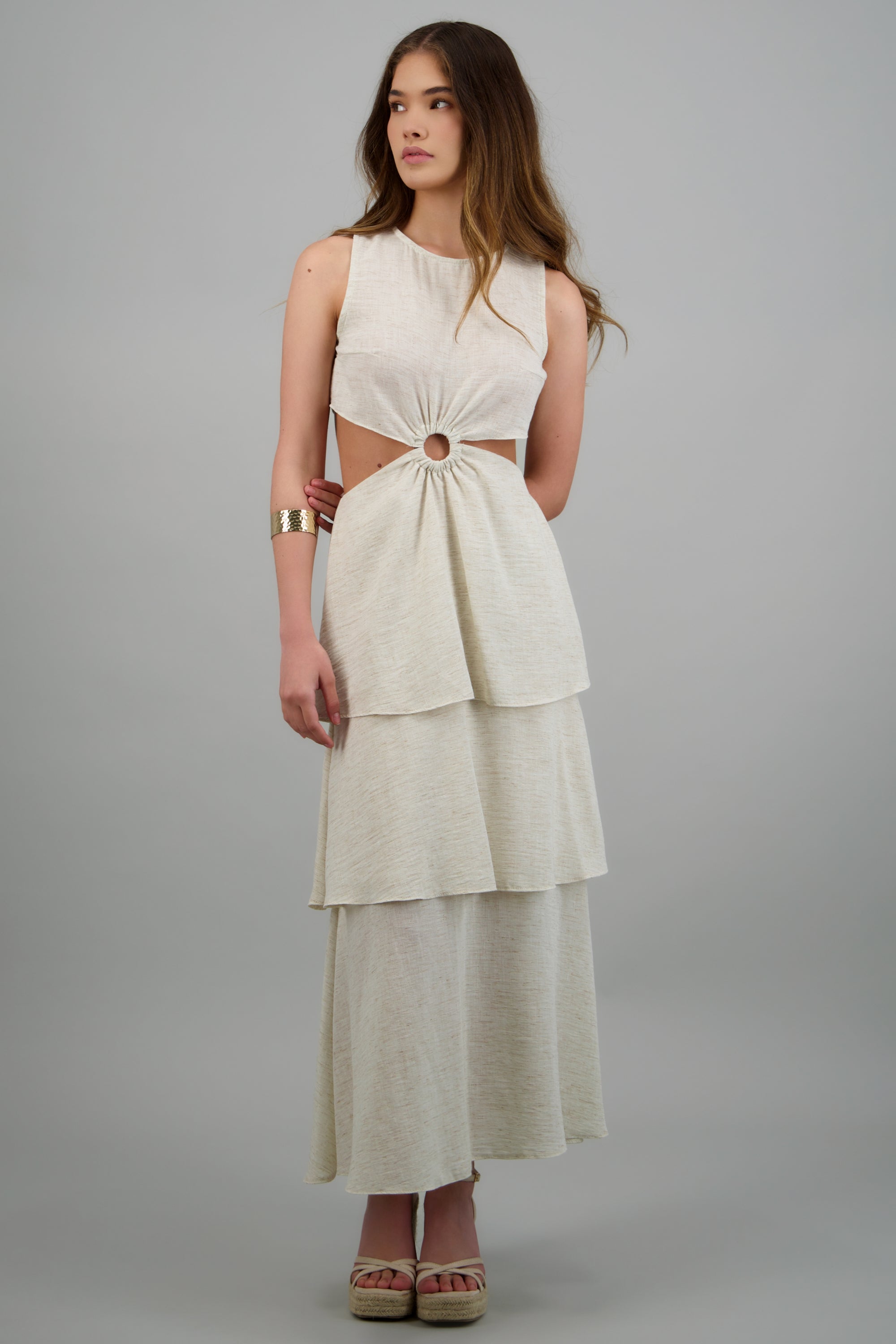 Vestido midi aro con olanes HUESO