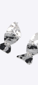 Aretes pez metalico