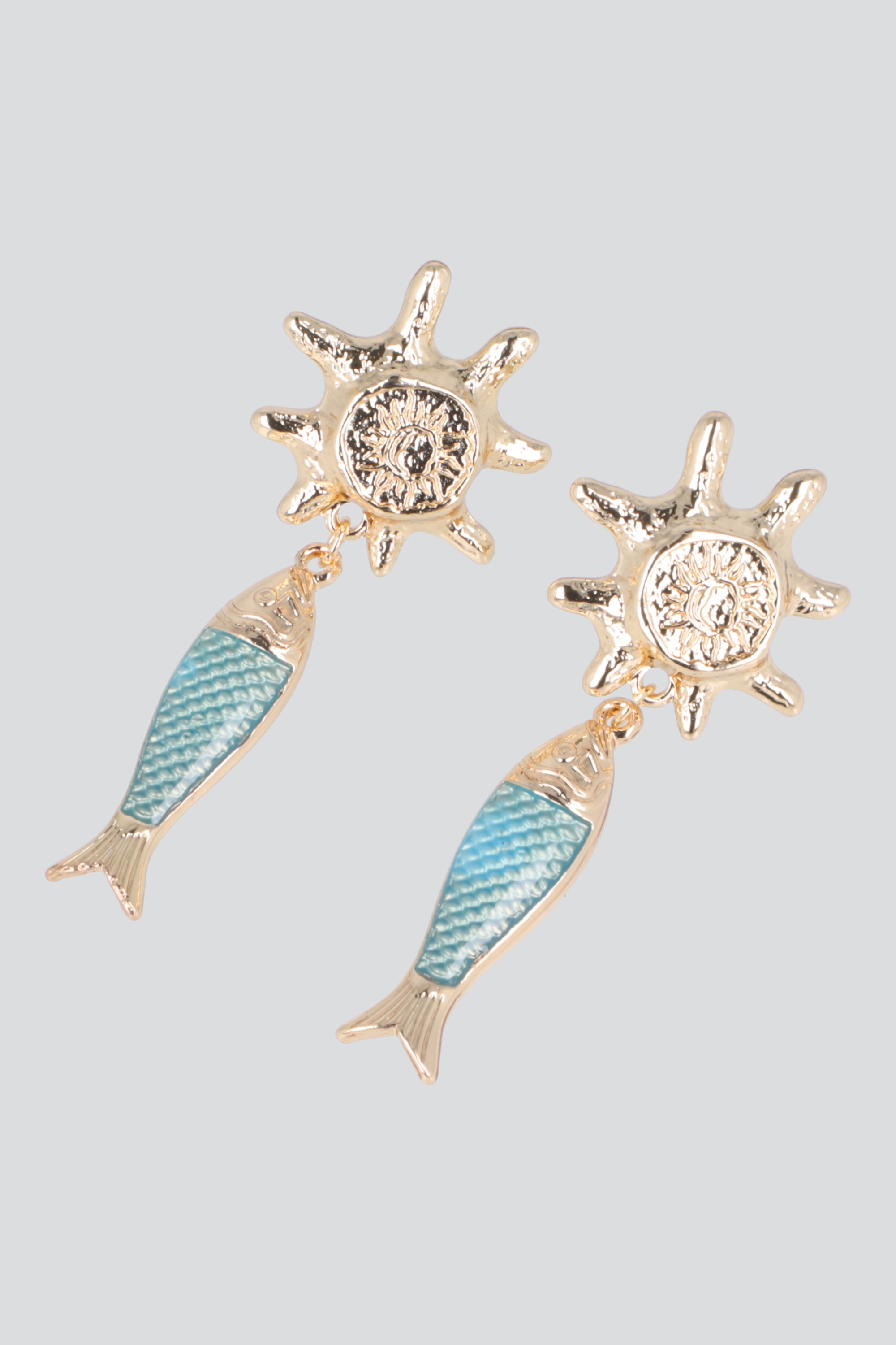 ARETES SOL PEZ ORO