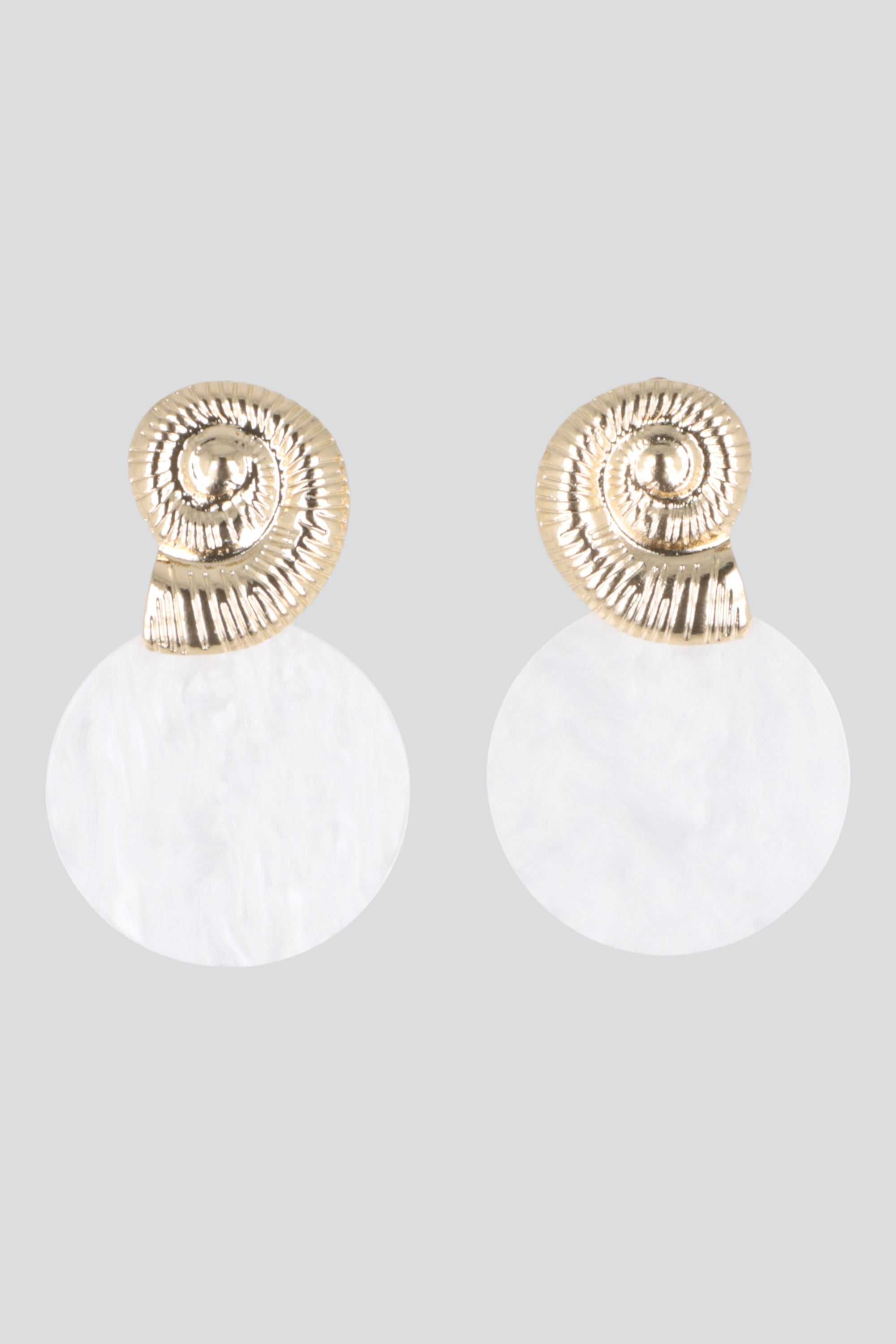 Aretes caracola nacar