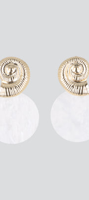 Aretes caracola nacar