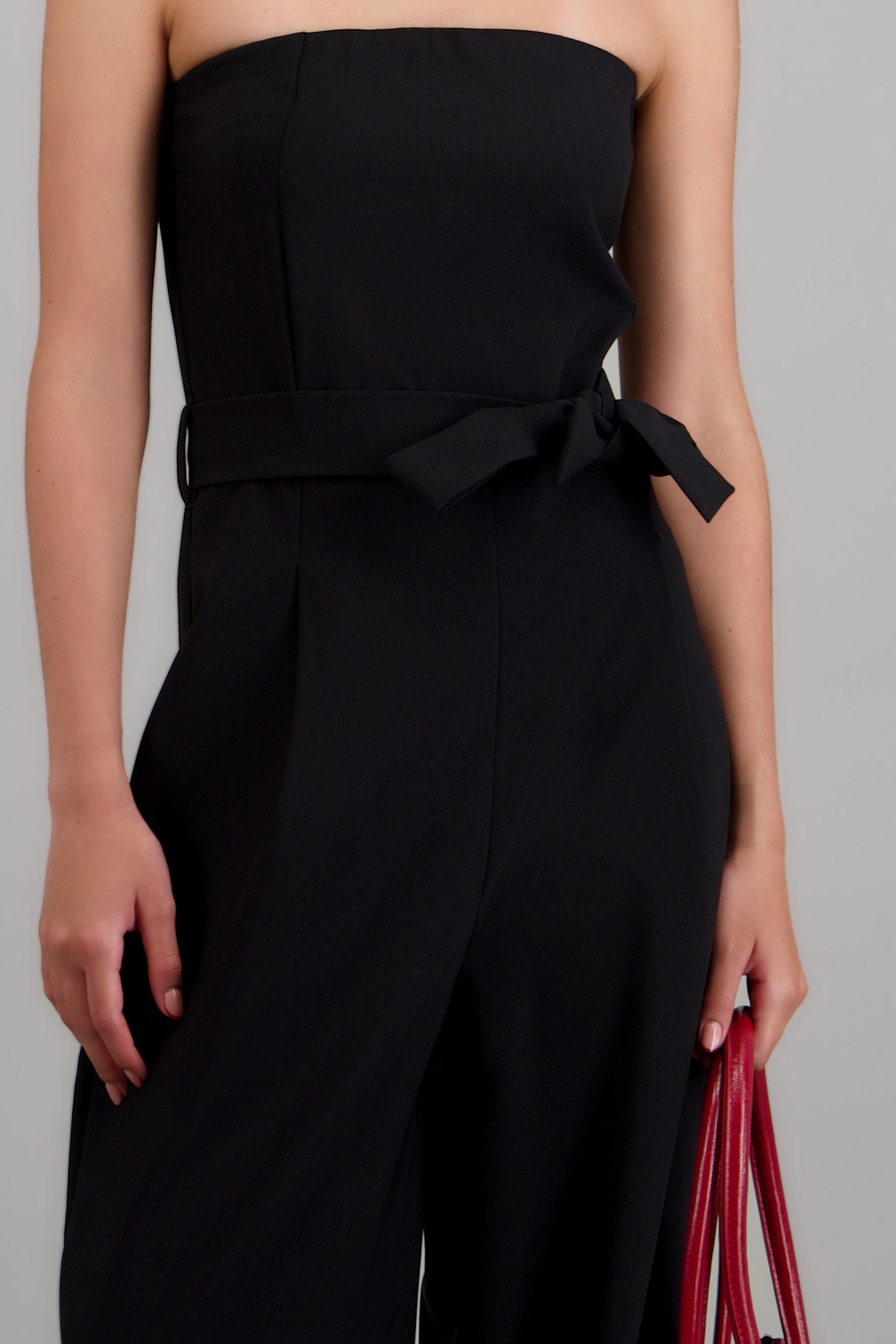 Jumpsuit strapless detalle cinturon NEGRO