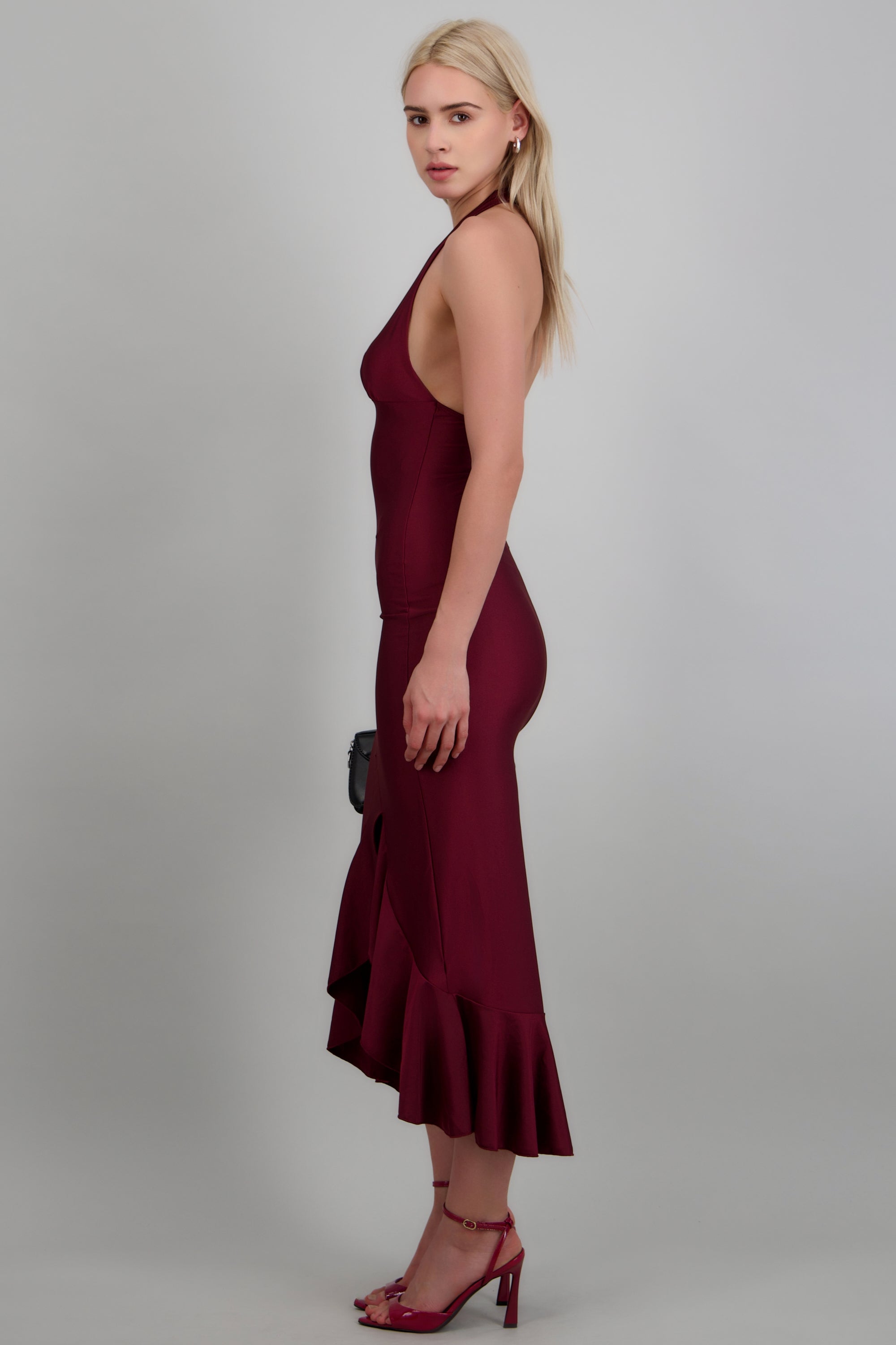 Vestido halter satinado liso VINO