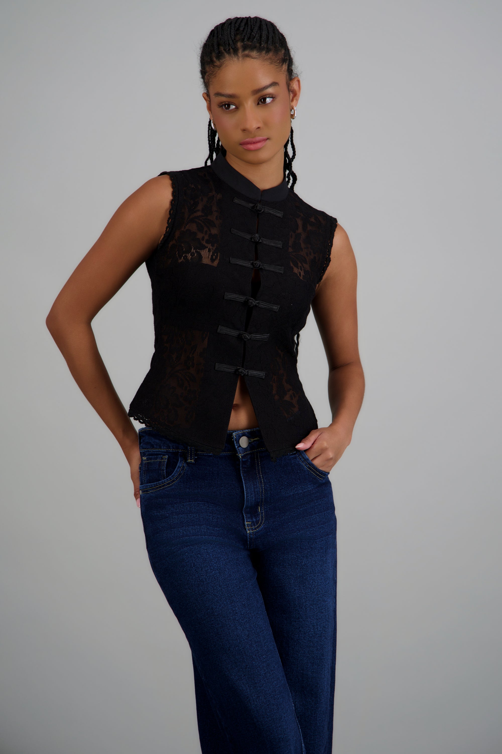 Top co botones encaje NEGRO