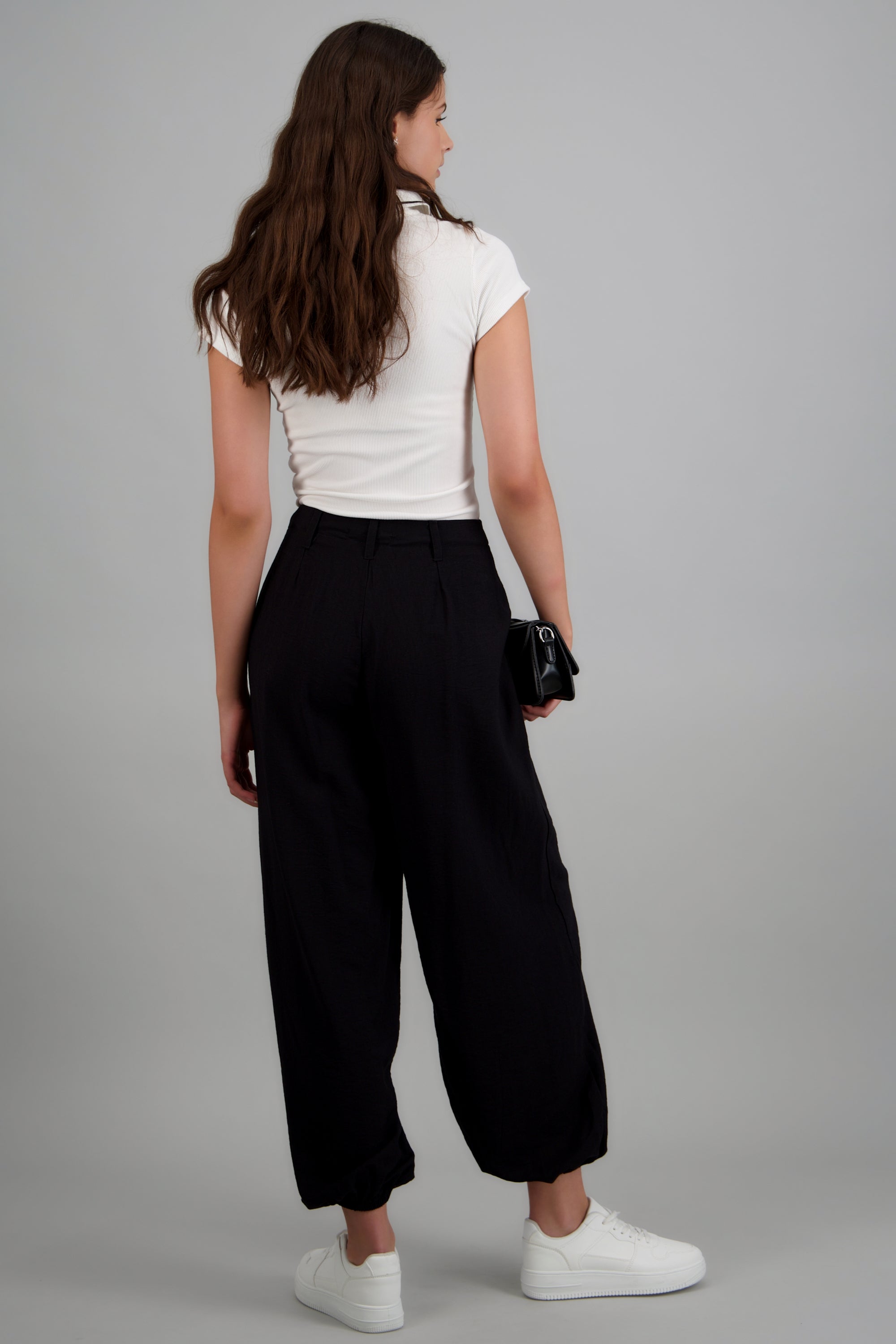Pantalon jogger liso NEGRO