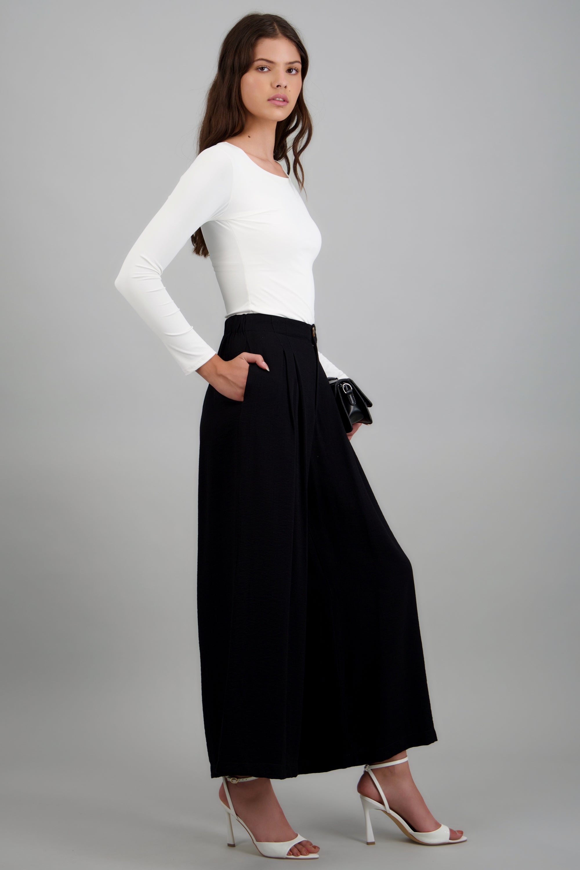 Pantalon wide detalle pinzas NEGRO