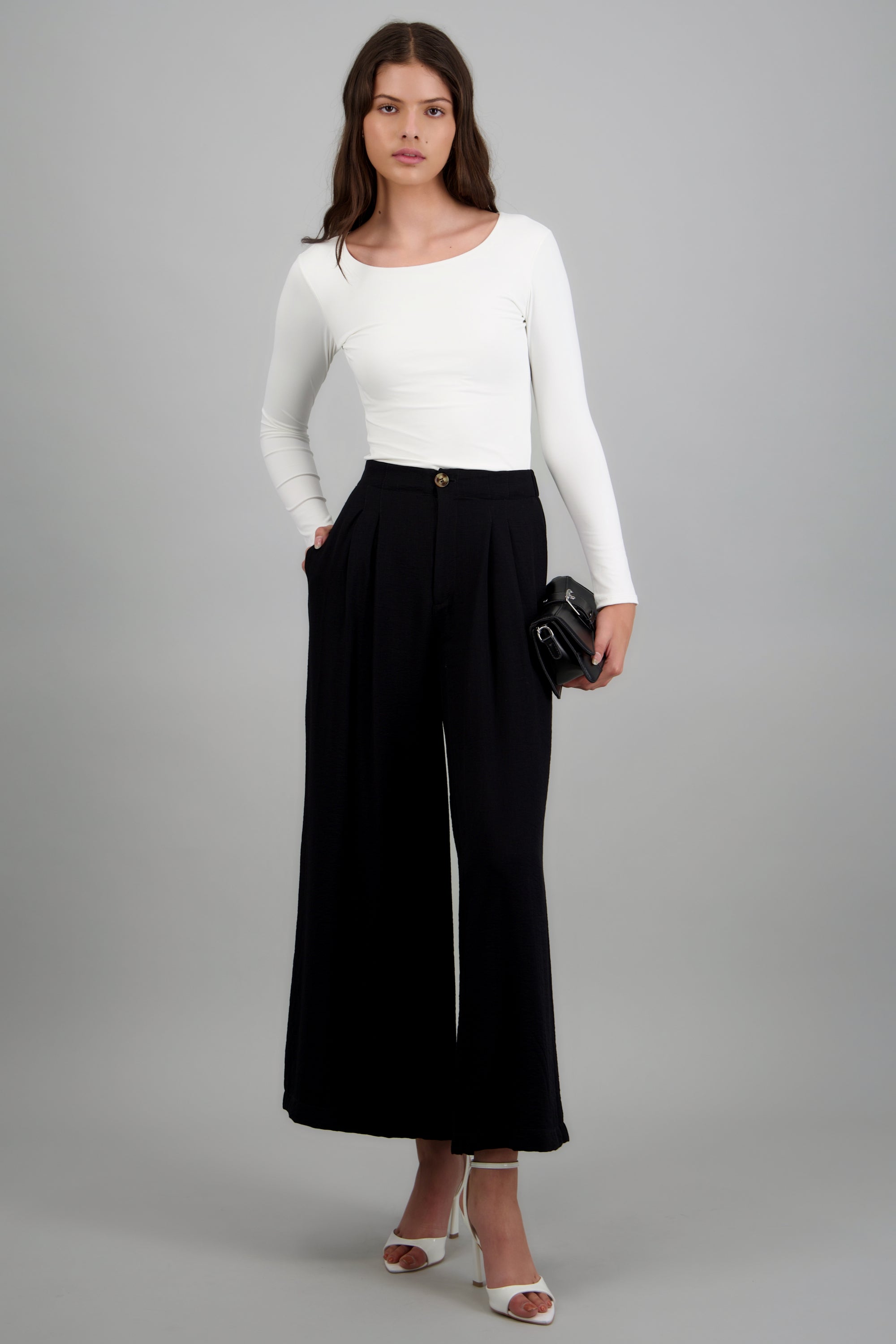 Pantalon wide detalle pinzas NEGRO