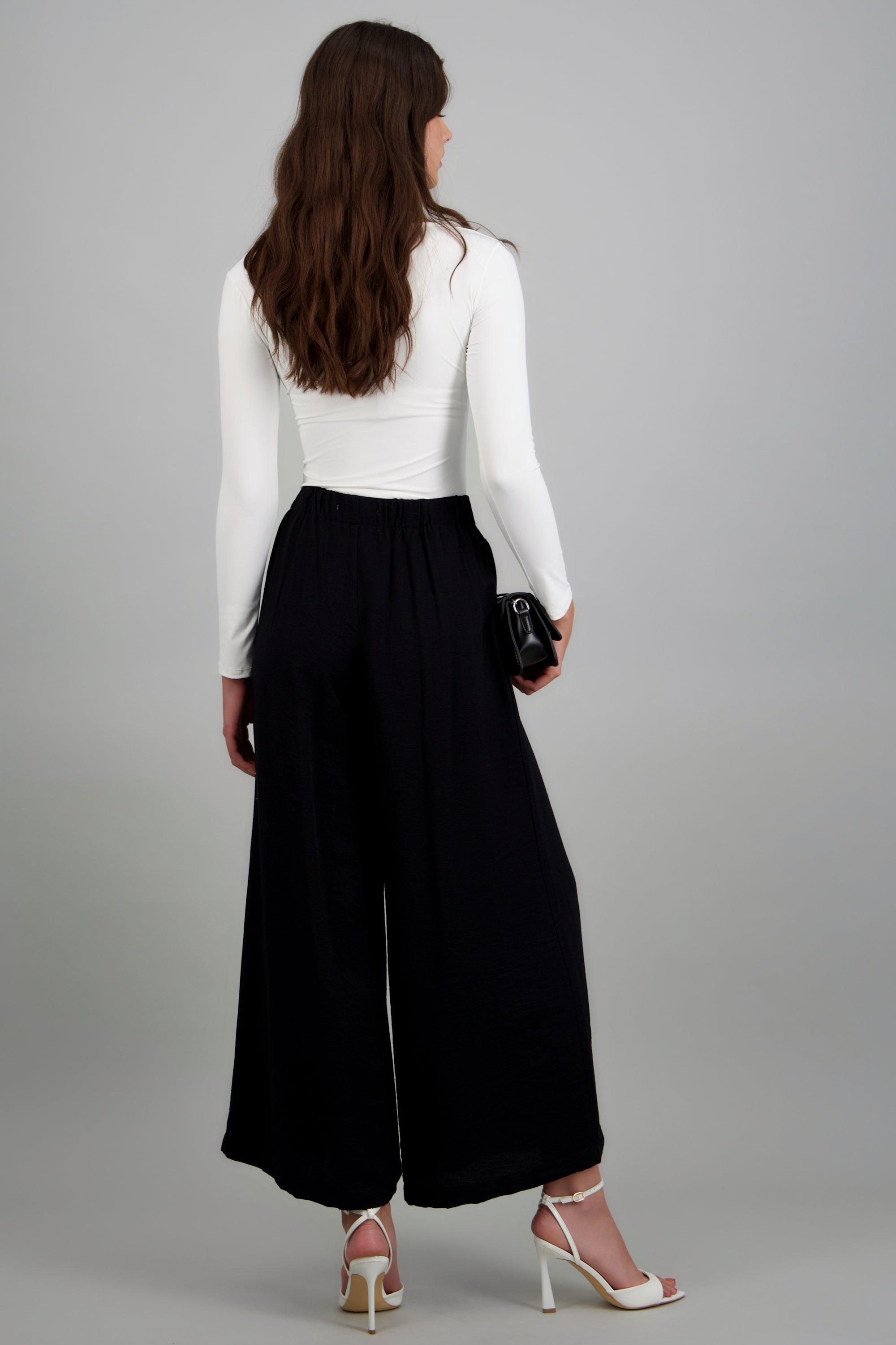 Pantalon wide detalle pinzas NEGRO
