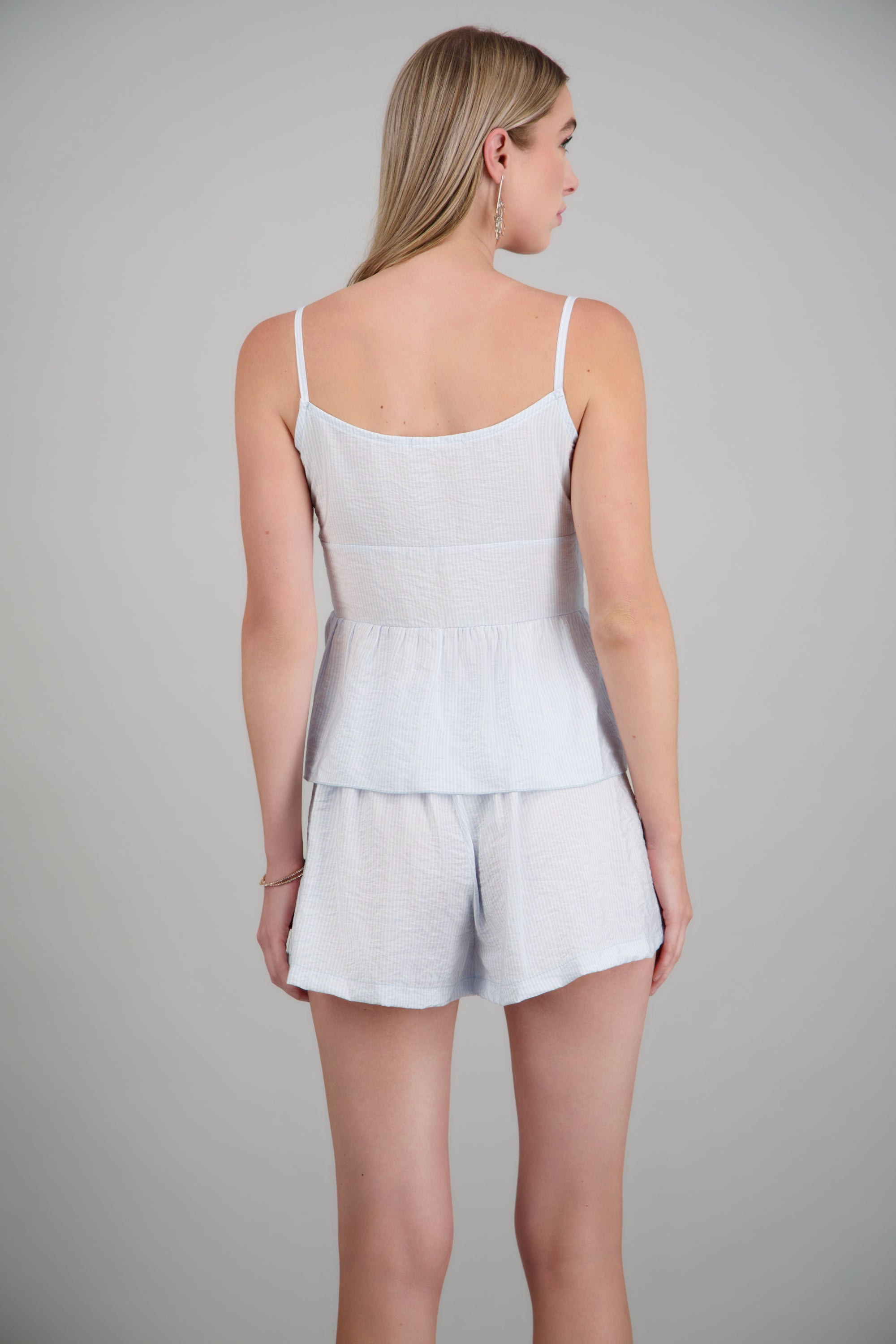 Blusa tirantes detalle olanes AZUL PASTEL