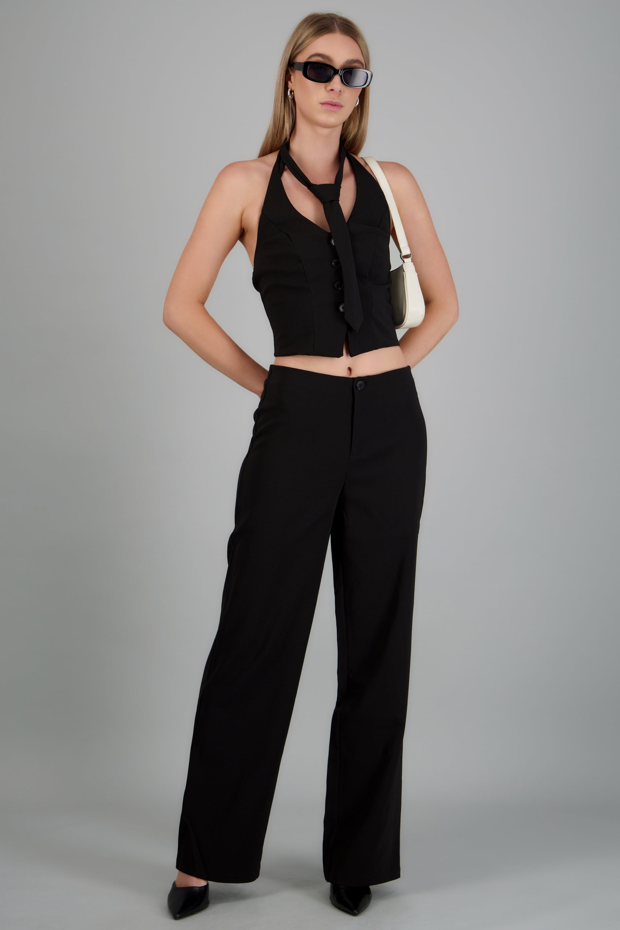 Pantalón recto liso NEGRO