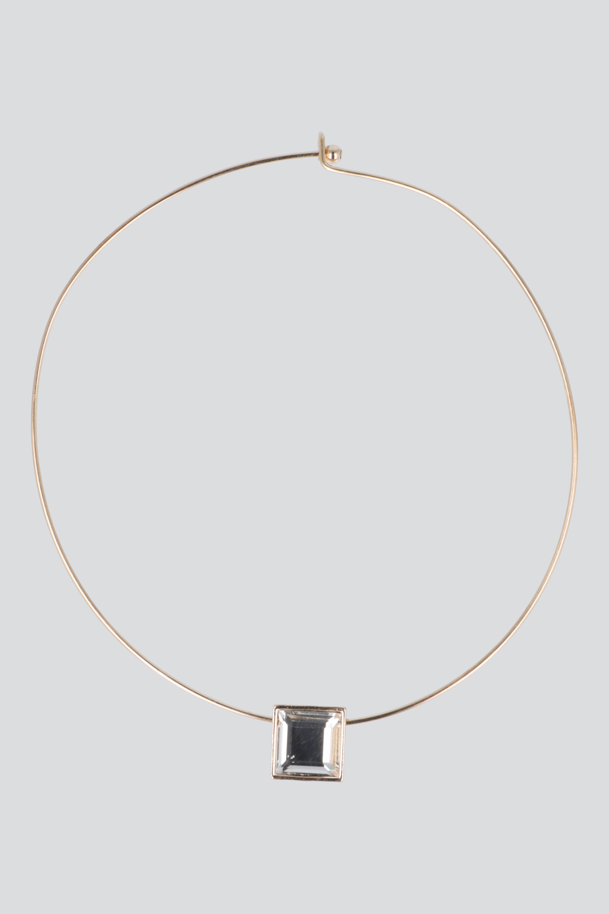 COLLAR RIGIDO CUADRO CRISTAL ORO