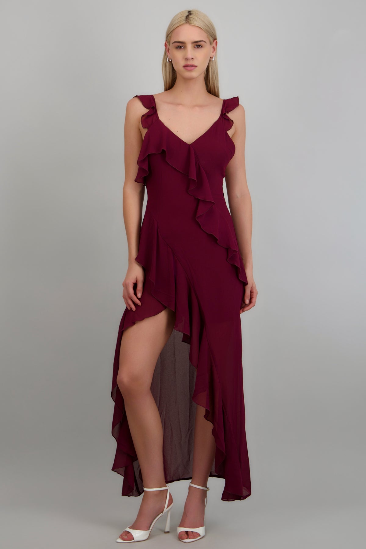 Vestido maxi asimétrico detalle olanes CIRUELA