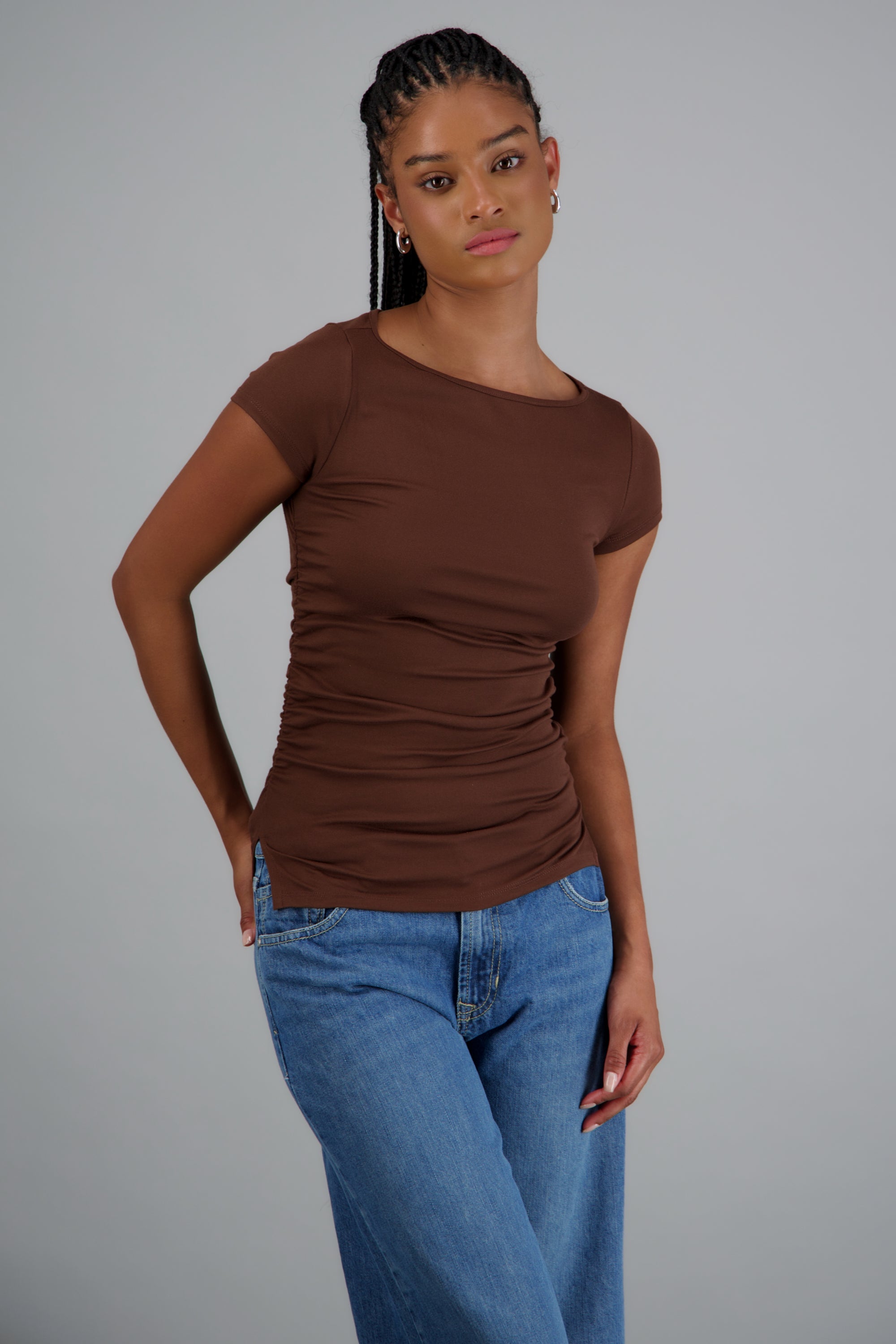 T-shirt manga corta con drapeado CHOCOLATE