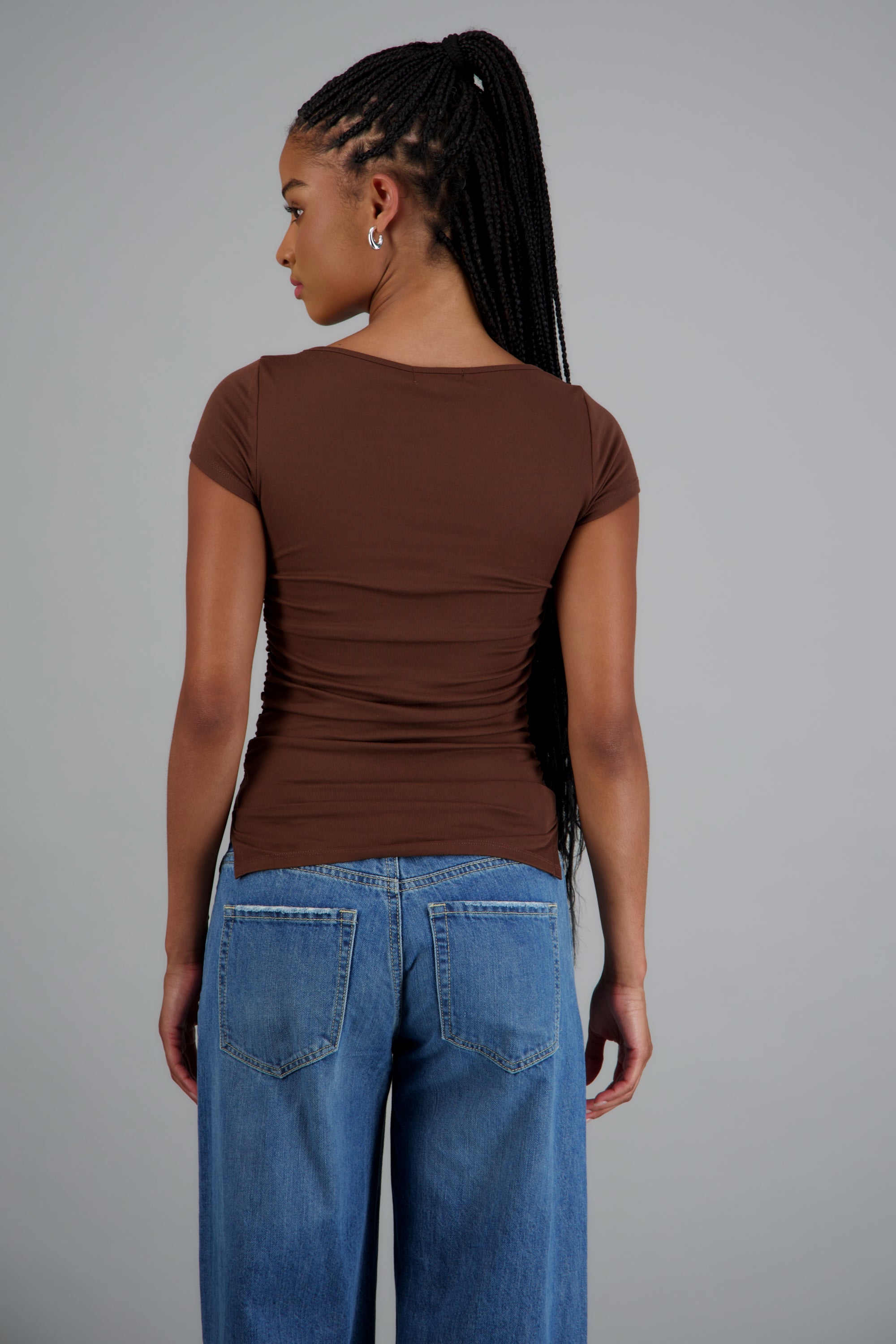 T-shirt manga corta con drapeado CHOCOLATE