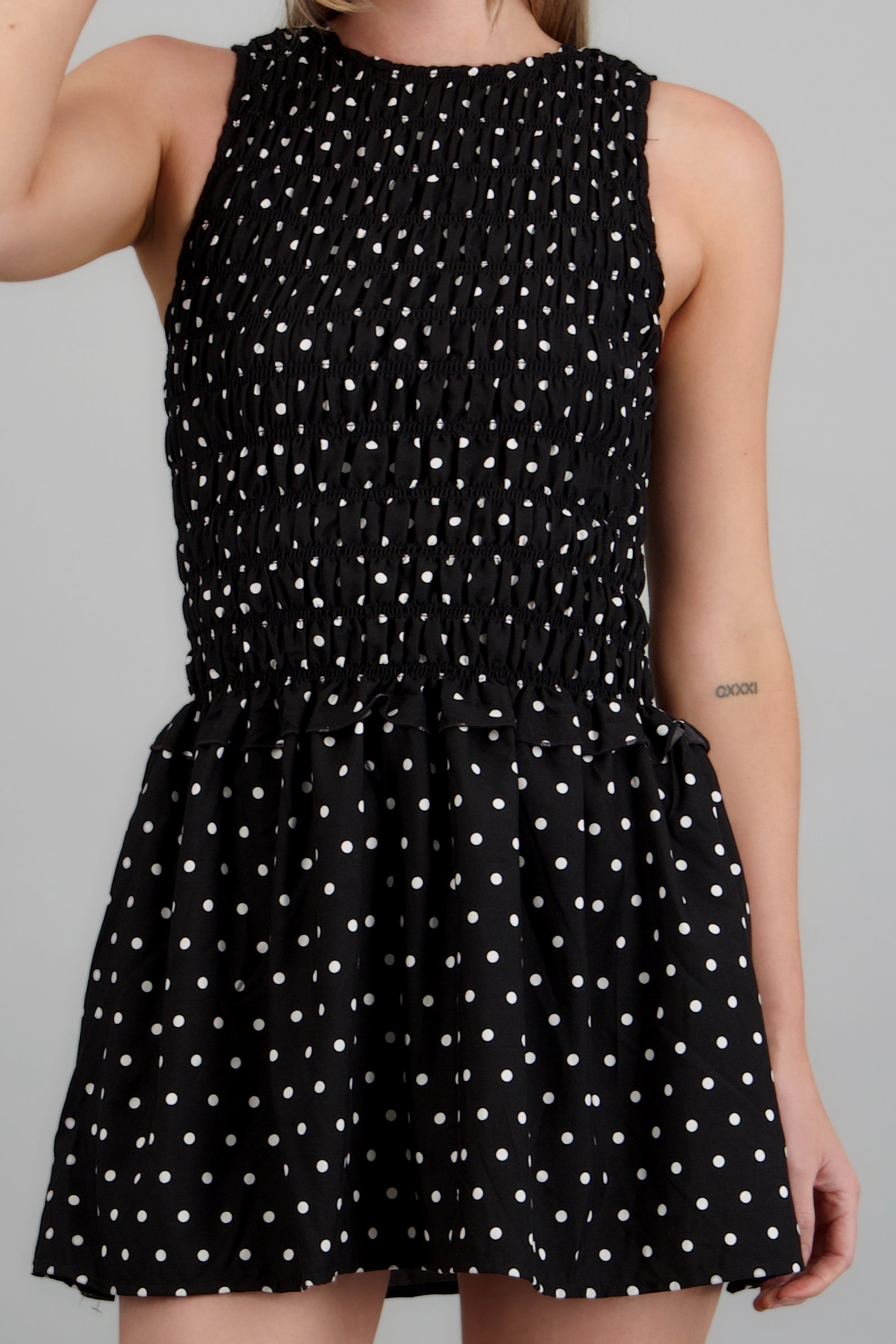 Vestido mini  smock detalle poladots NEGRO COMBO