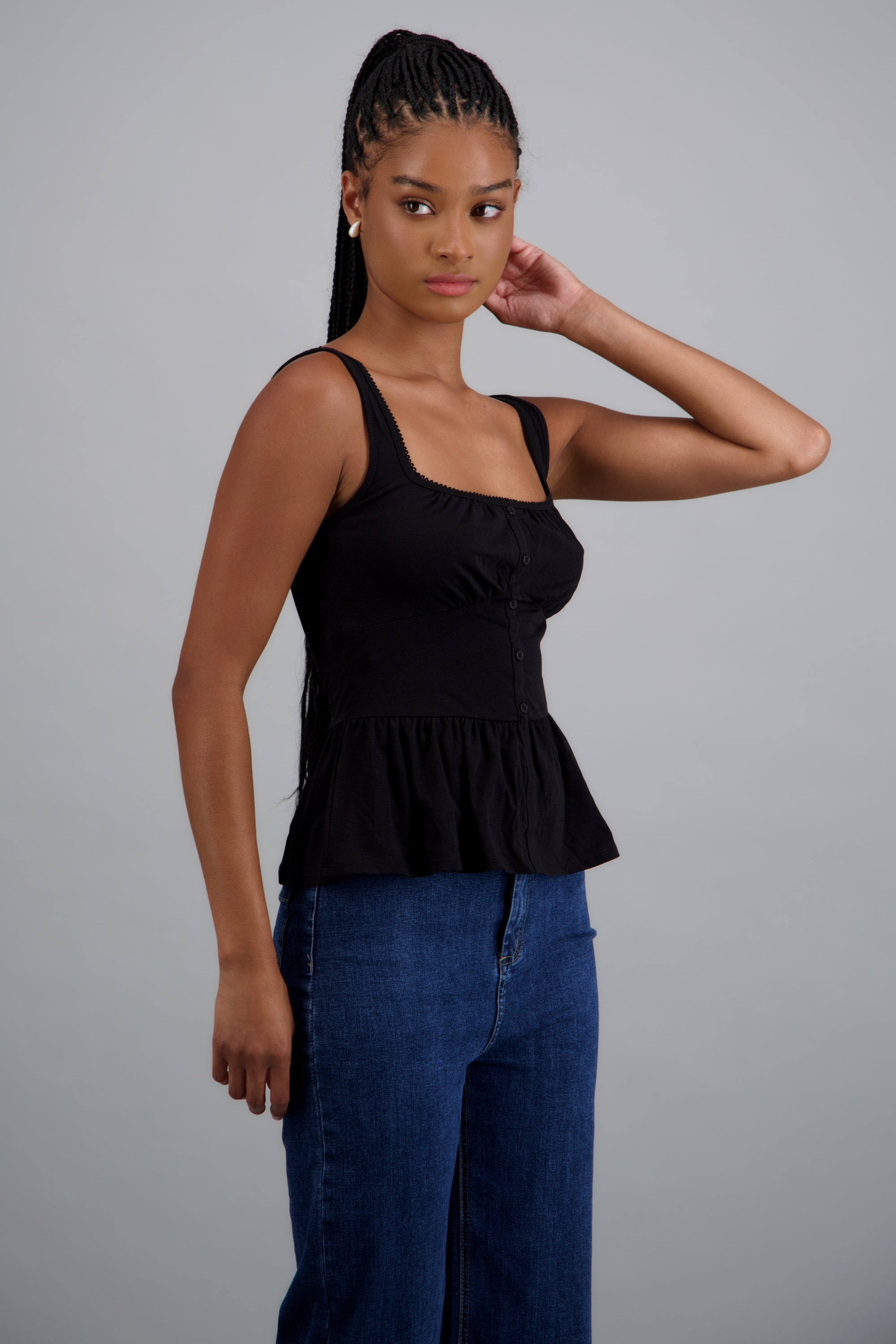 Top corte busto detalle escote NEGRO
