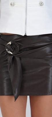 Mini falda PU detalle cinturón