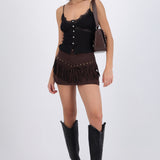 Falda short gamuza flecos con estoperoles