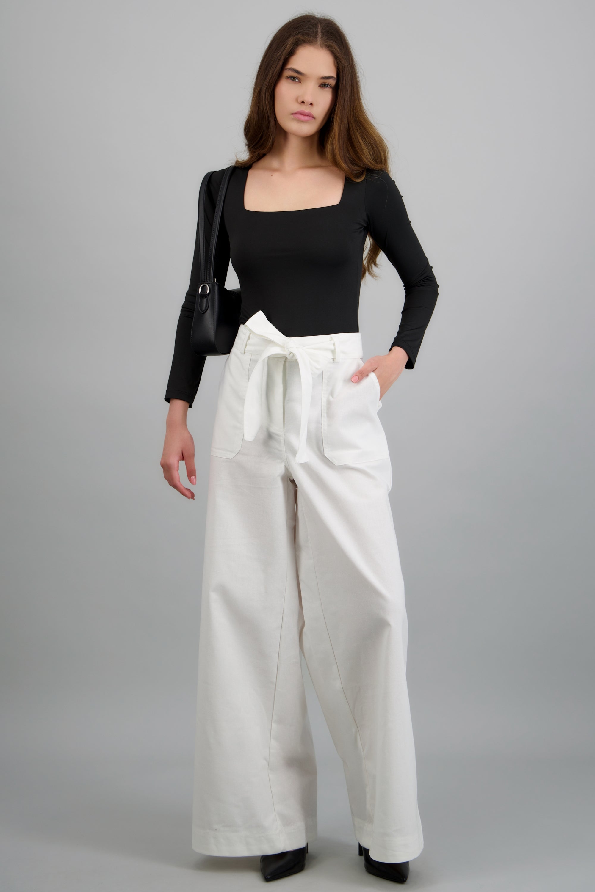 Pantalon amplio con cinta HUESO