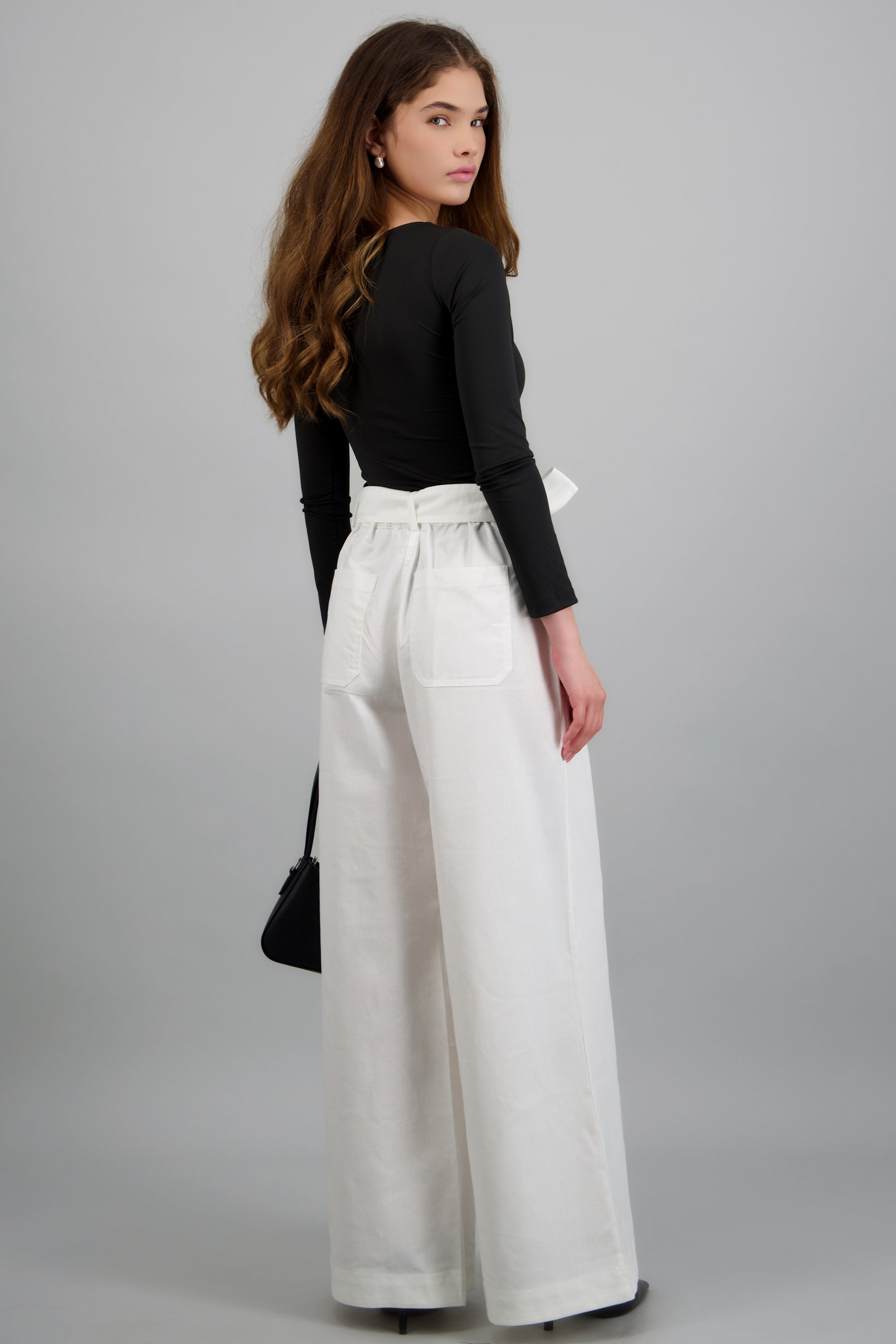 Pantalon amplio con cinta HUESO
