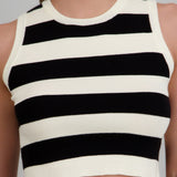 BLACK/WHITE