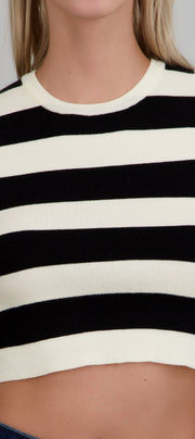 BLACK/WHITE