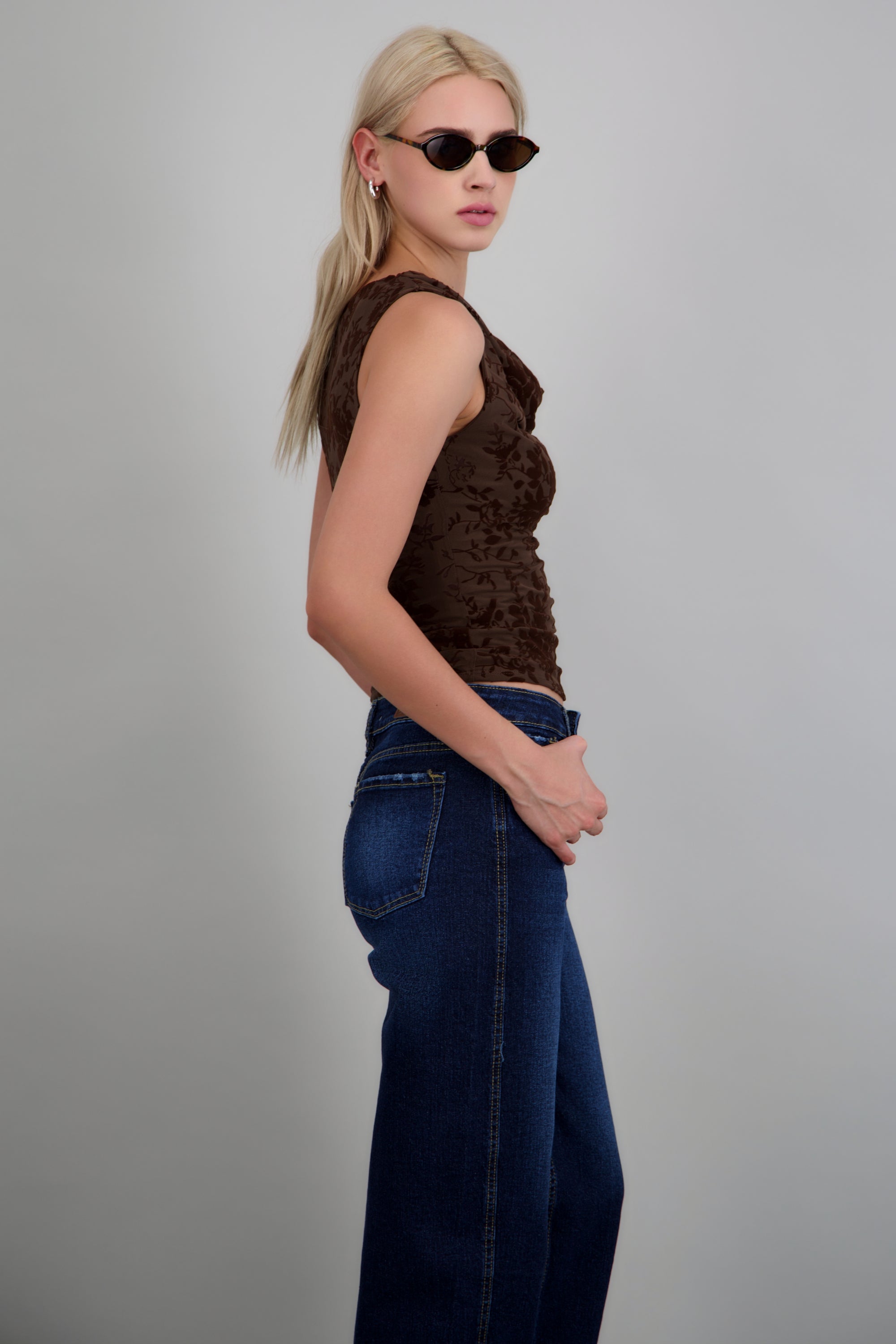 Top cuello cascada mesh con velvet CAFE COMBO