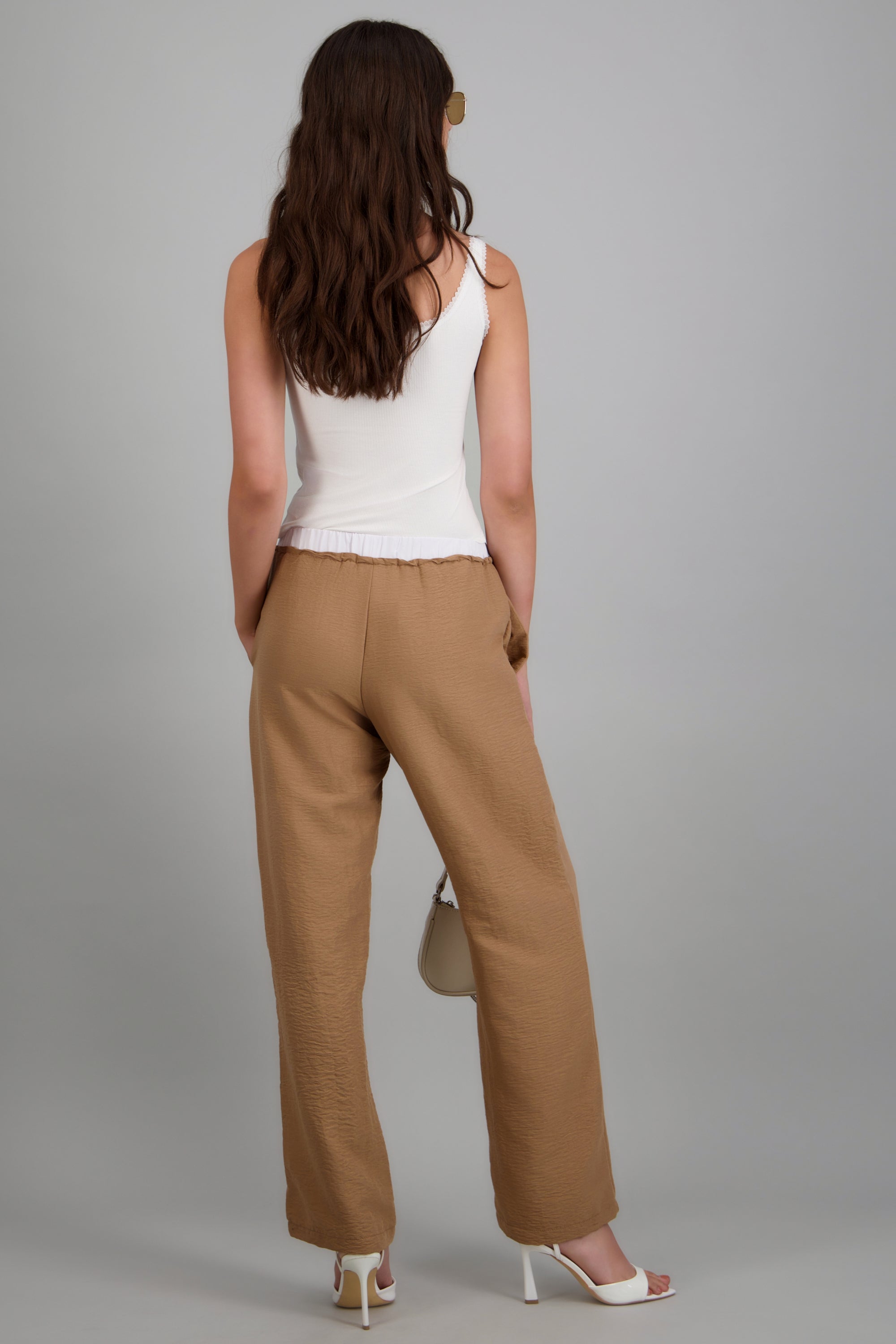 Pantalon doble pretina liso CAMELLO