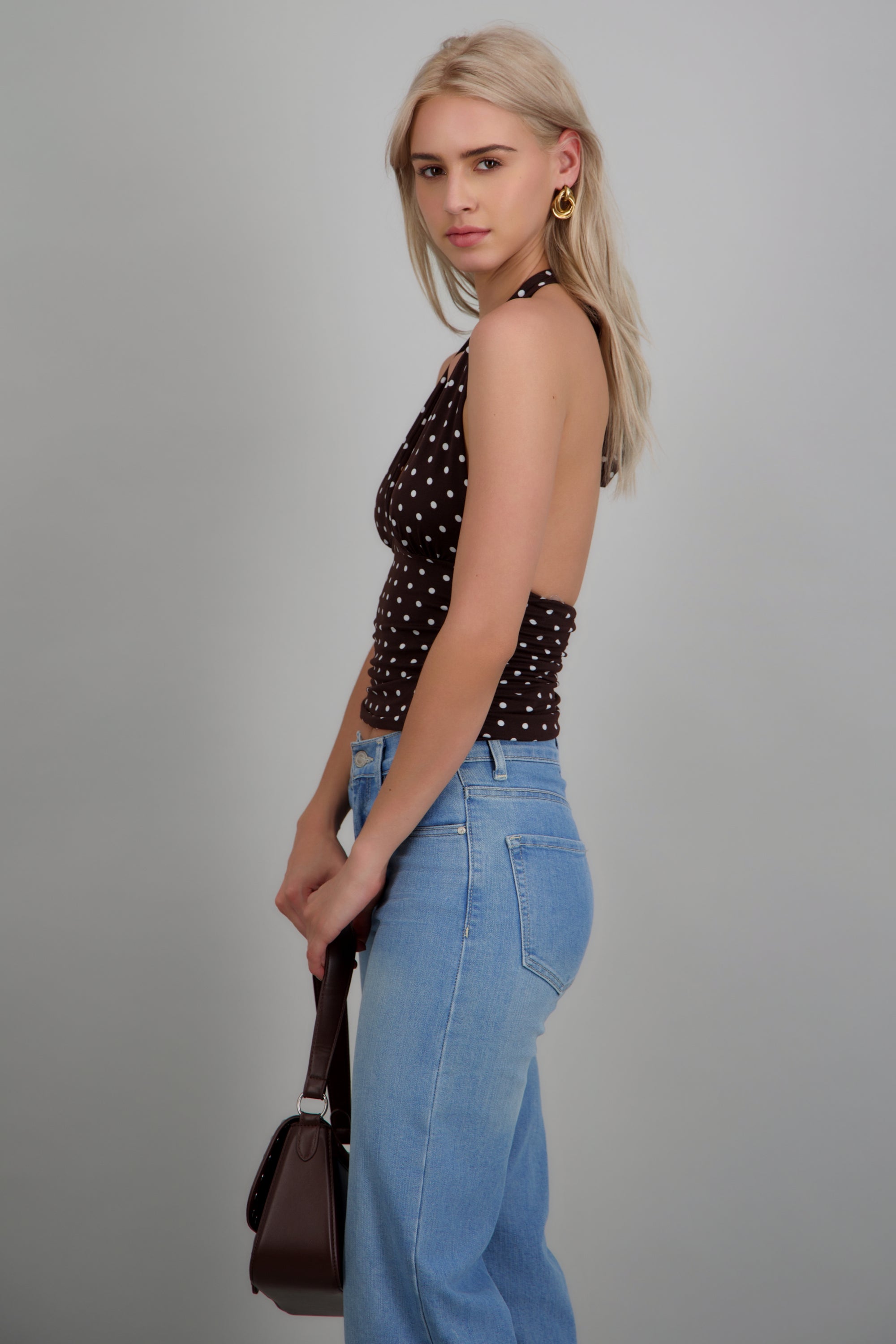 Top halter pliegues estampado polka textura CAFE COMBO