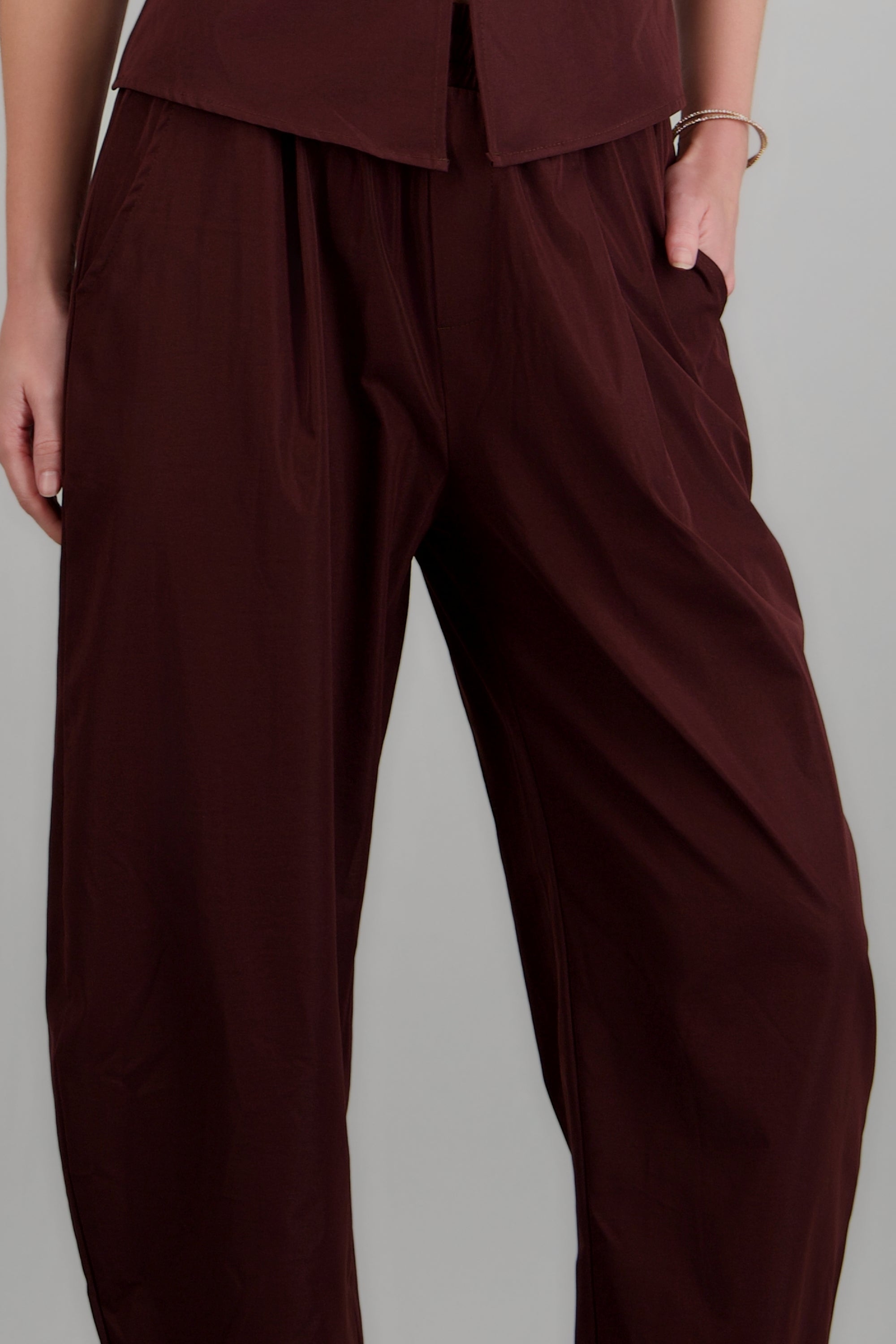 Pantalon amplio detalle elastico CHOCOLATE