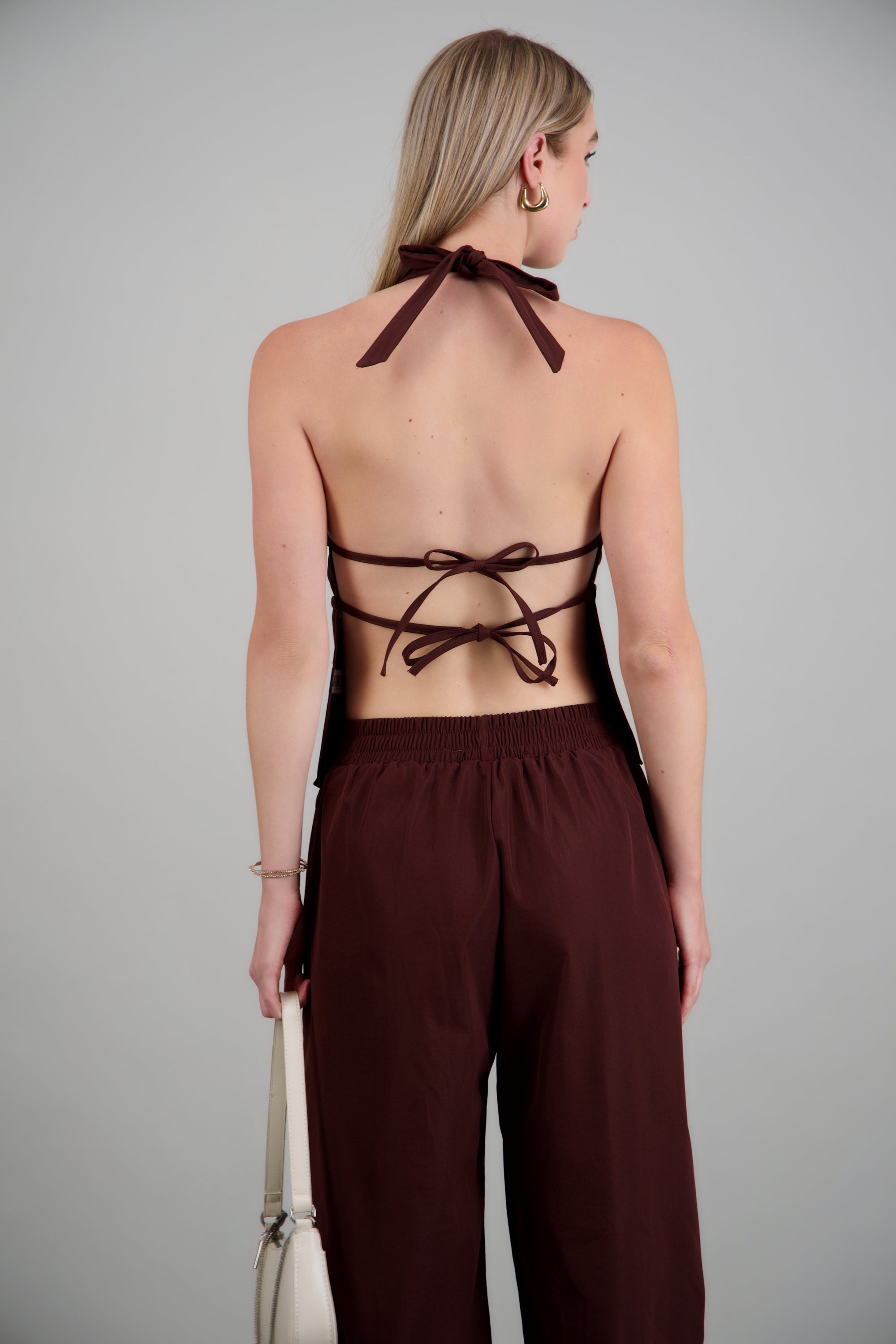 Top halter detalle espalda CHOCOLATE