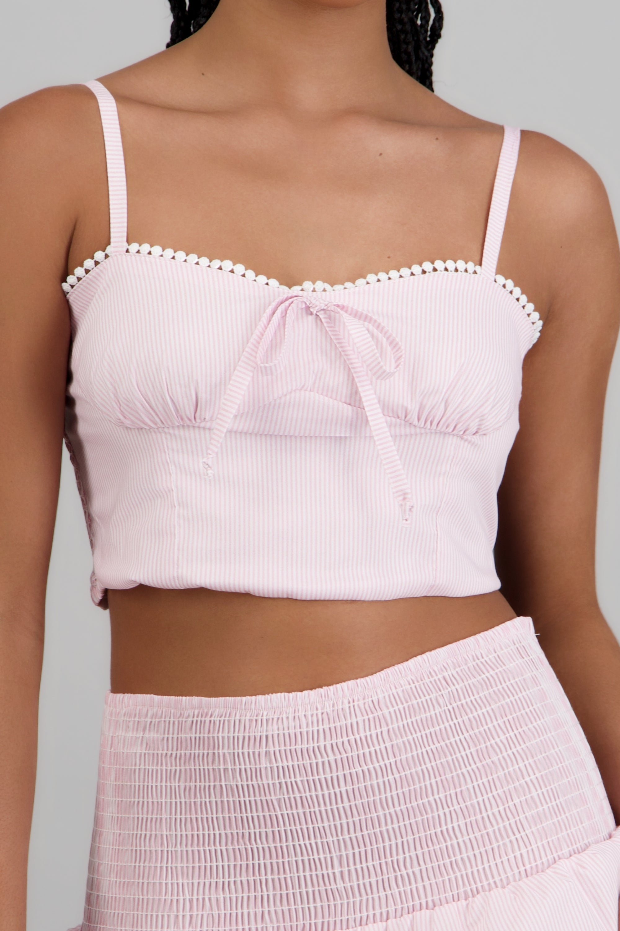 Top crop tirantes detalle copas ROSA COMBO