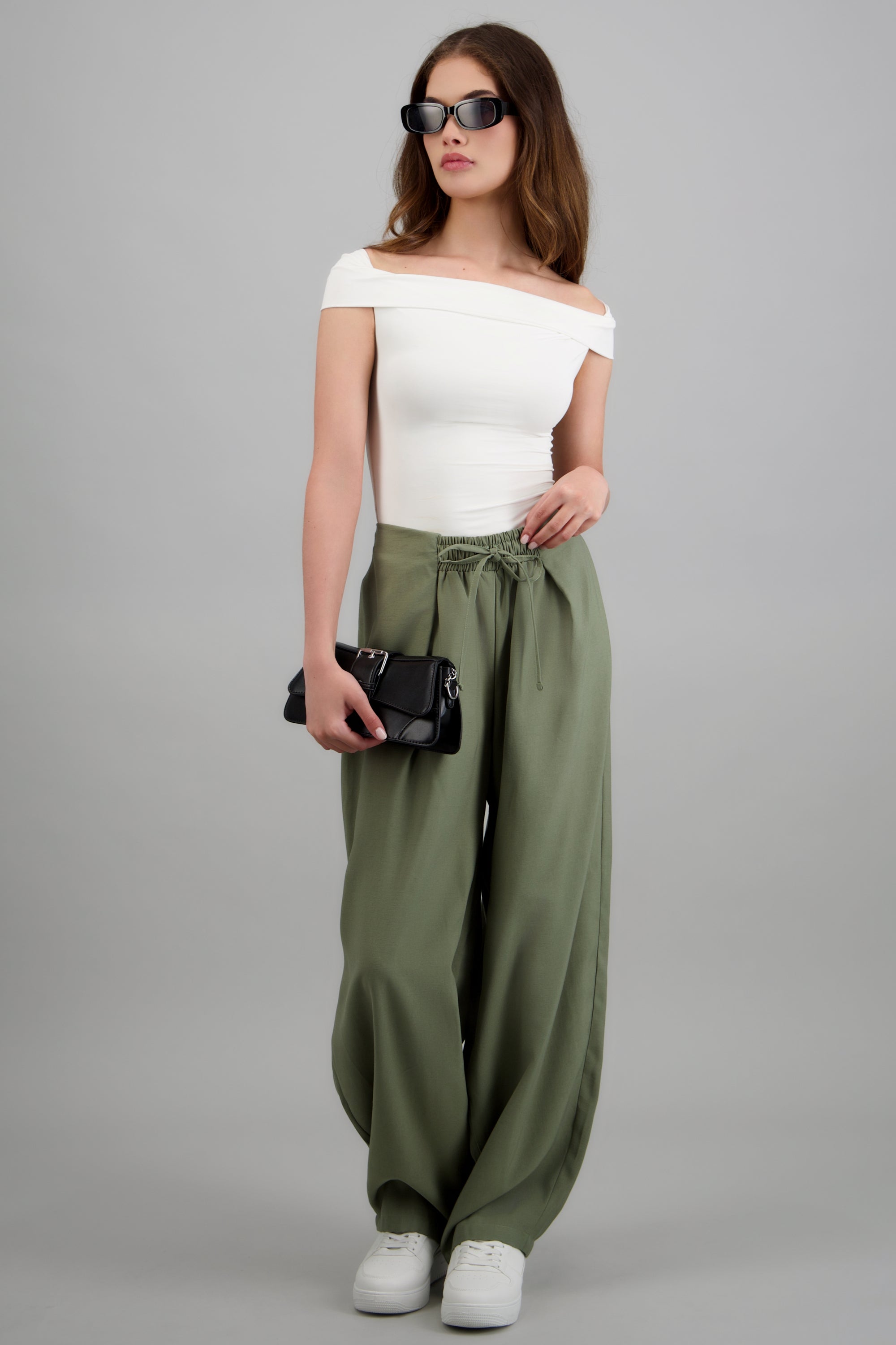 Pantalon amplio detalle pretina elastica OLIVO