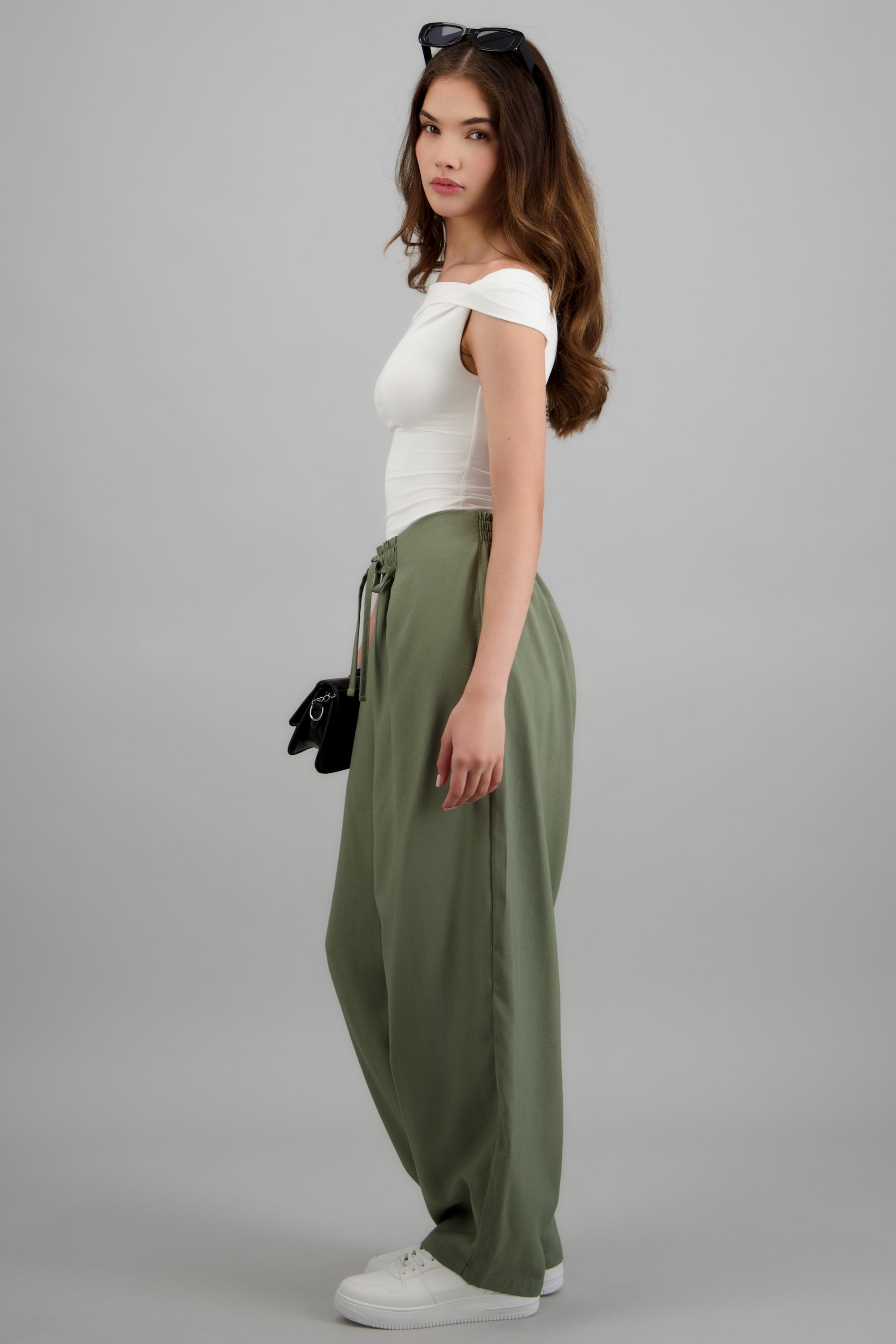 Pantalon amplio detalle pretina elastica OLIVO