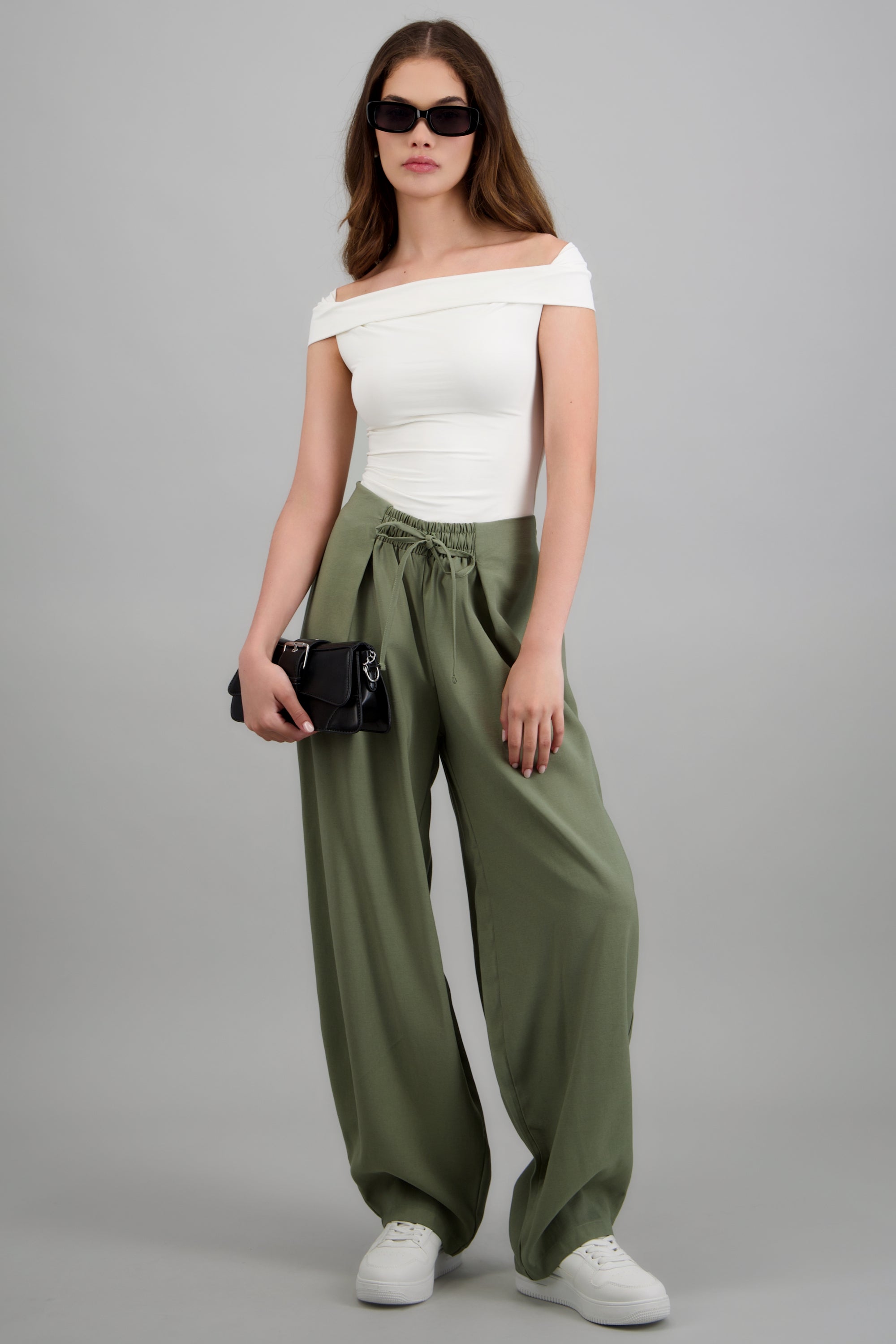 Pantalon amplio detalle pretina elastica OLIVO