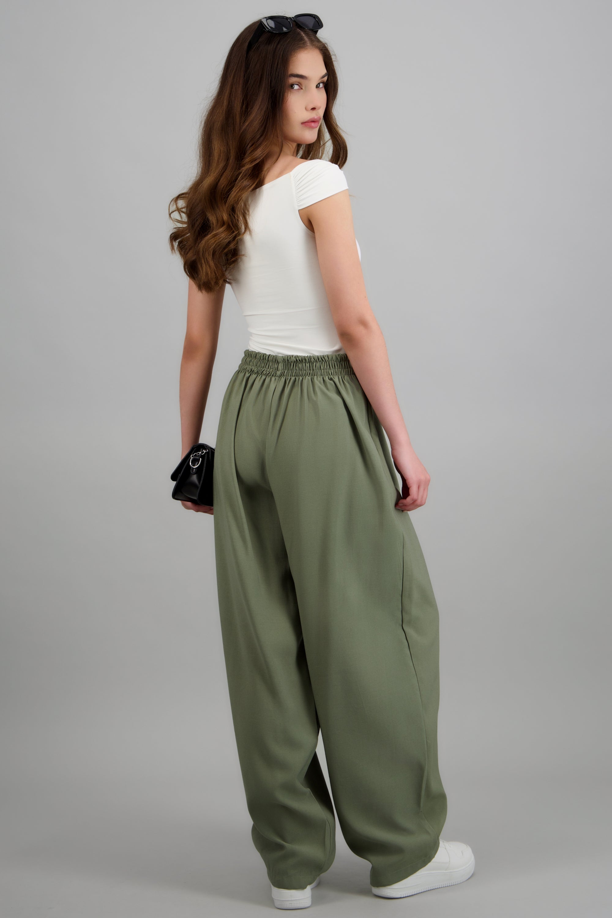 Pantalon amplio detalle pretina elastica OLIVO