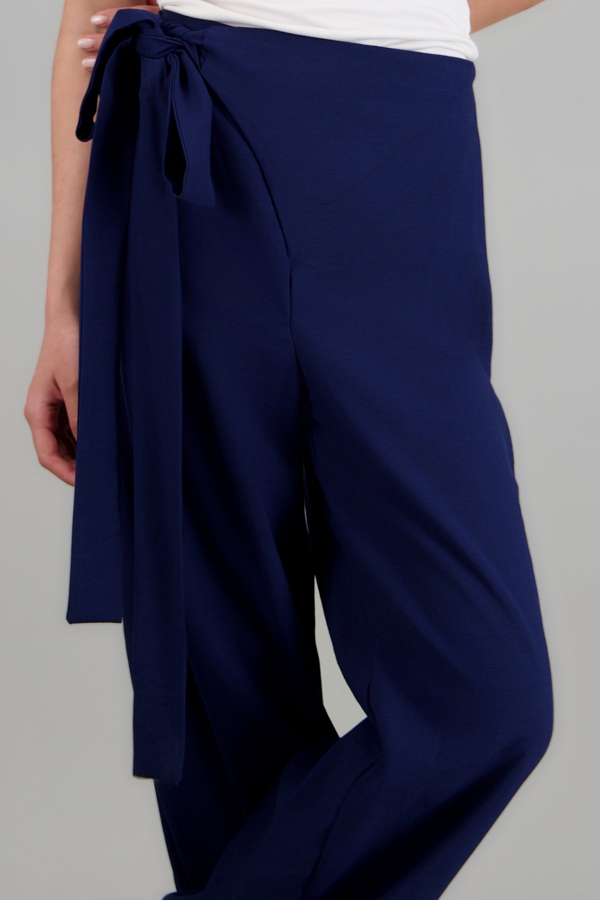Pantalon amplio pretina detalle moño MARINO