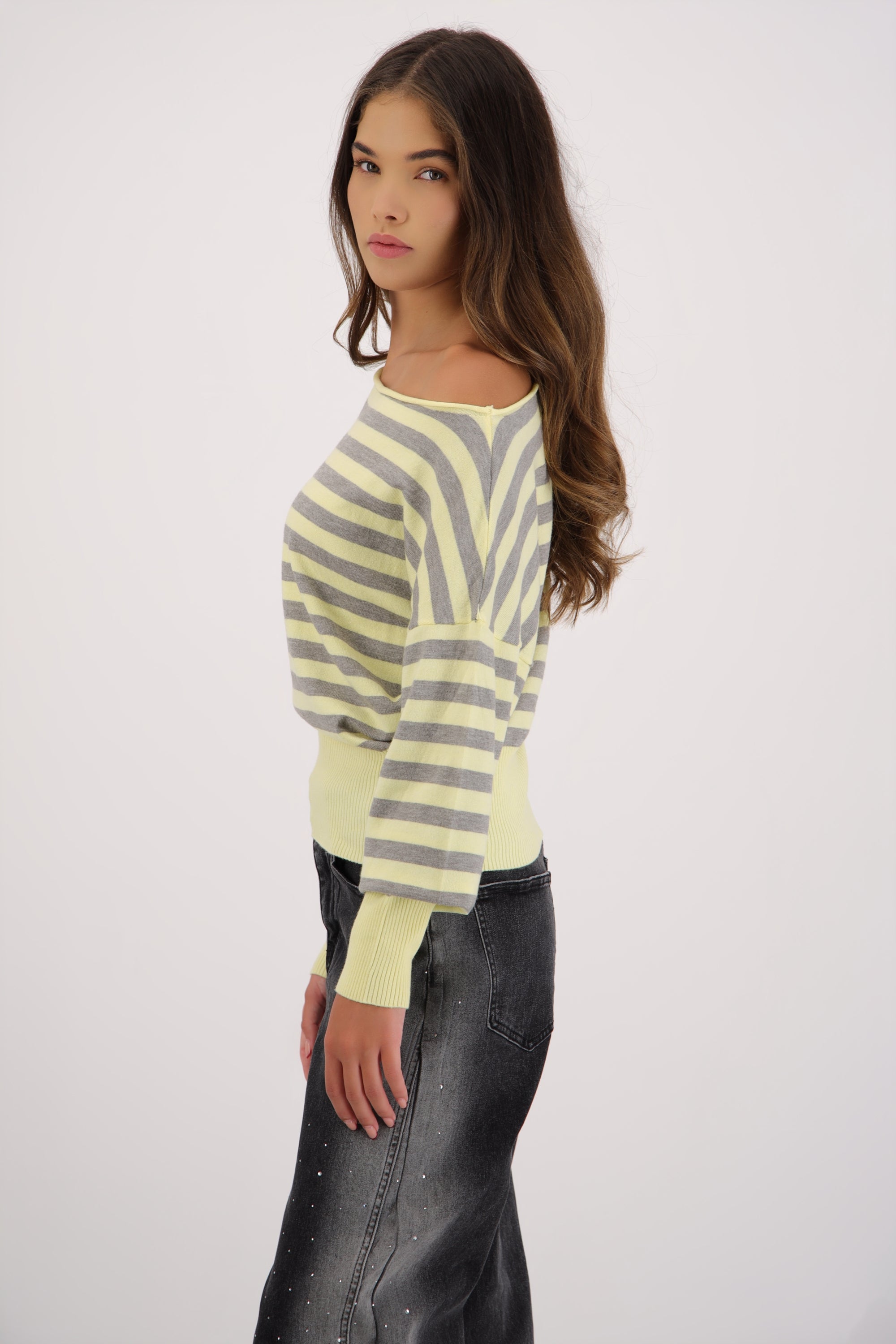 Sueter cuello asimetrico estampado rayas AMARILLO COMBO