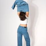 Jeans cropped bolsas parche