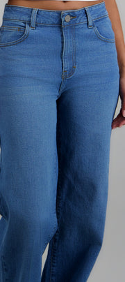 MEDIUM WASH