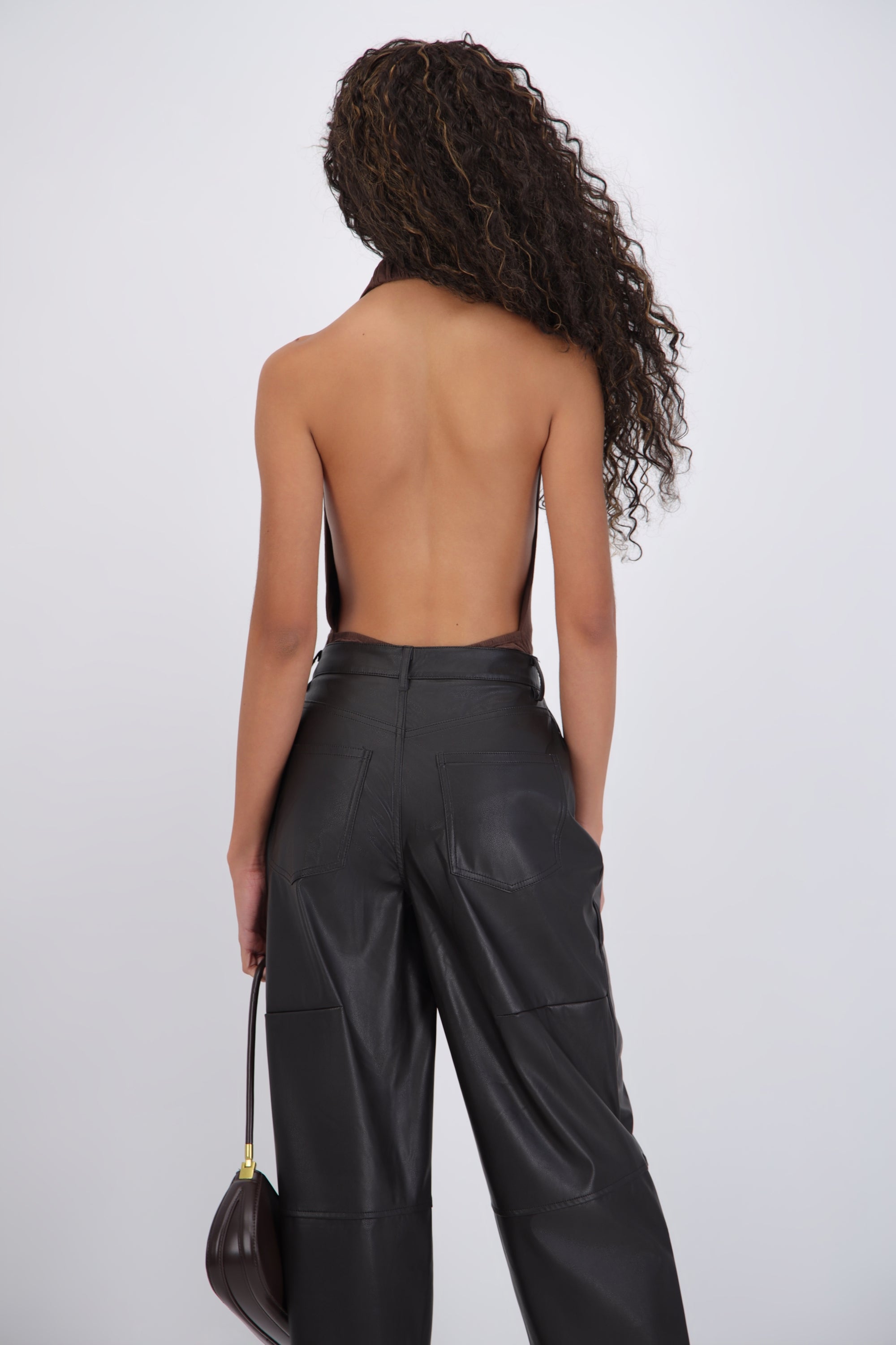 Bodysuit escote cascada suede