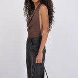 Bodysuit escote cascada suede