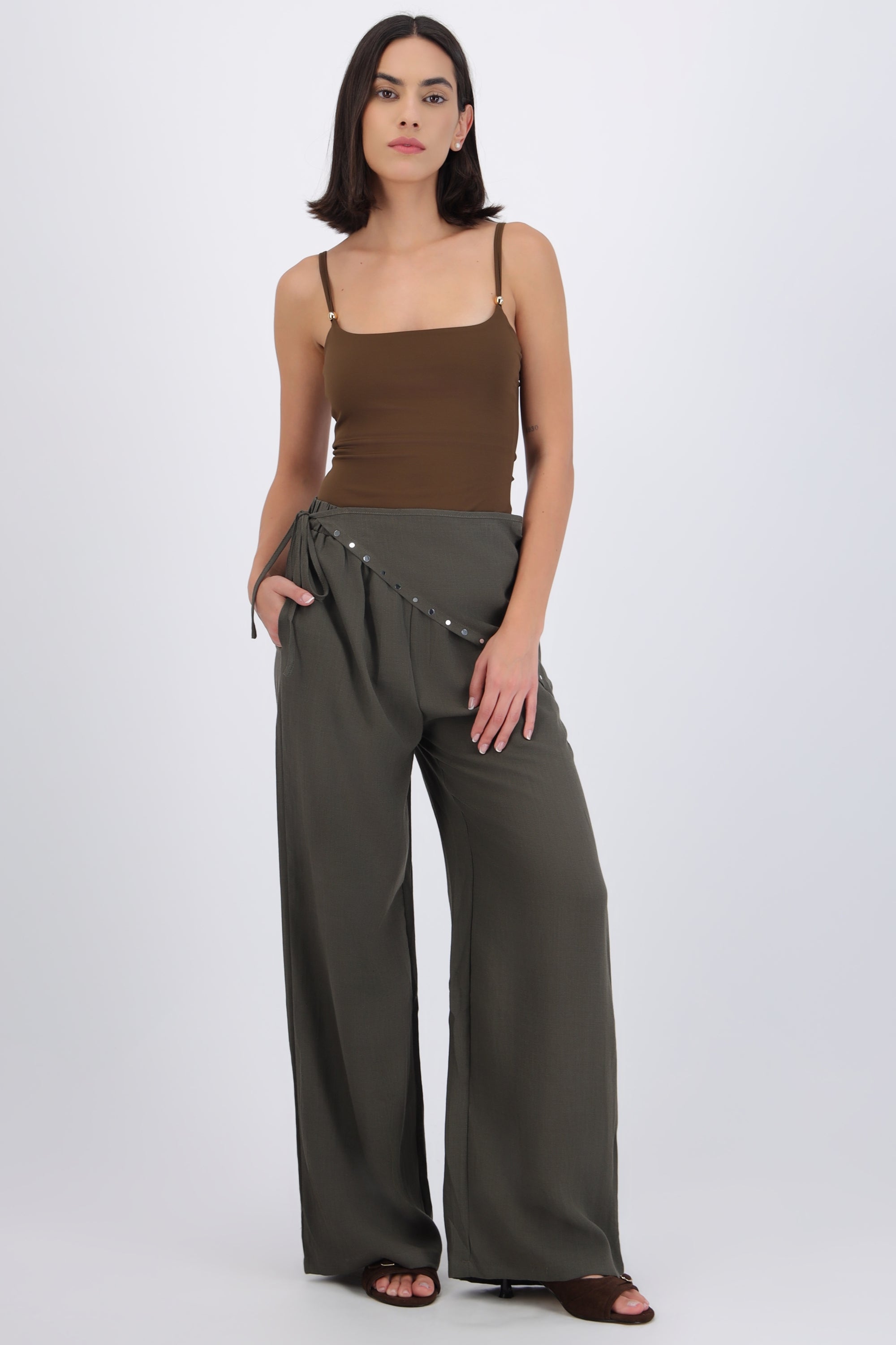 Pantalón detalle panuelo