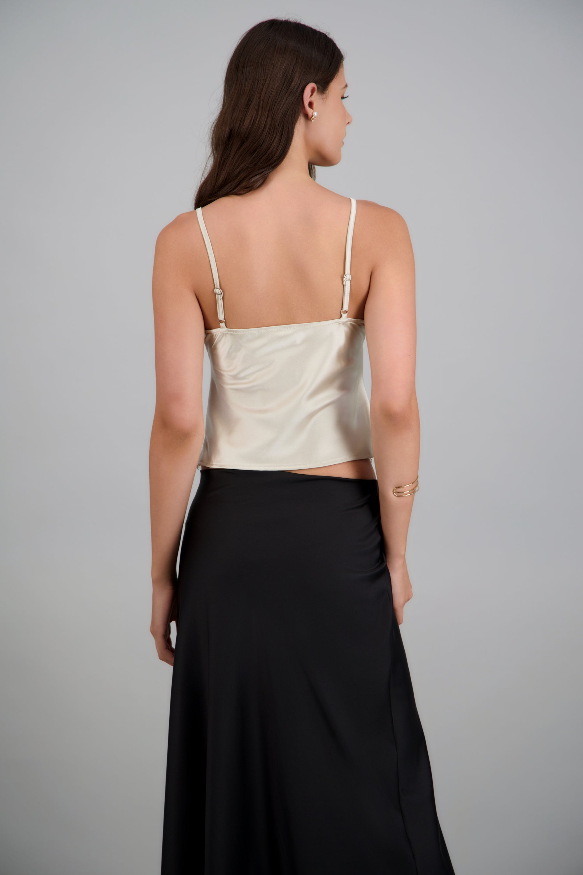 top halter satinado detalle encaje CREMA