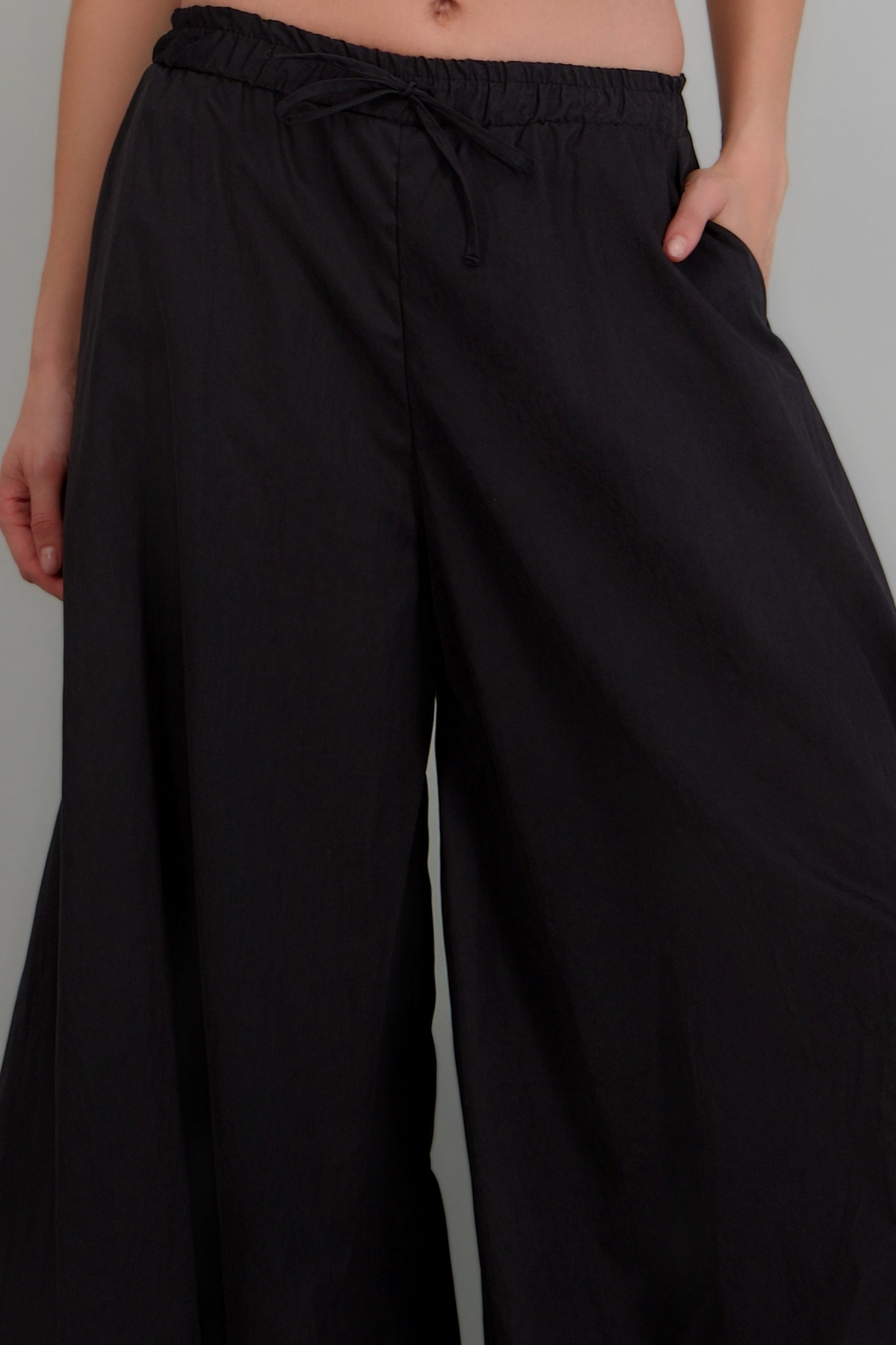Pantalones globo detalle pretina ajustable NEGRO