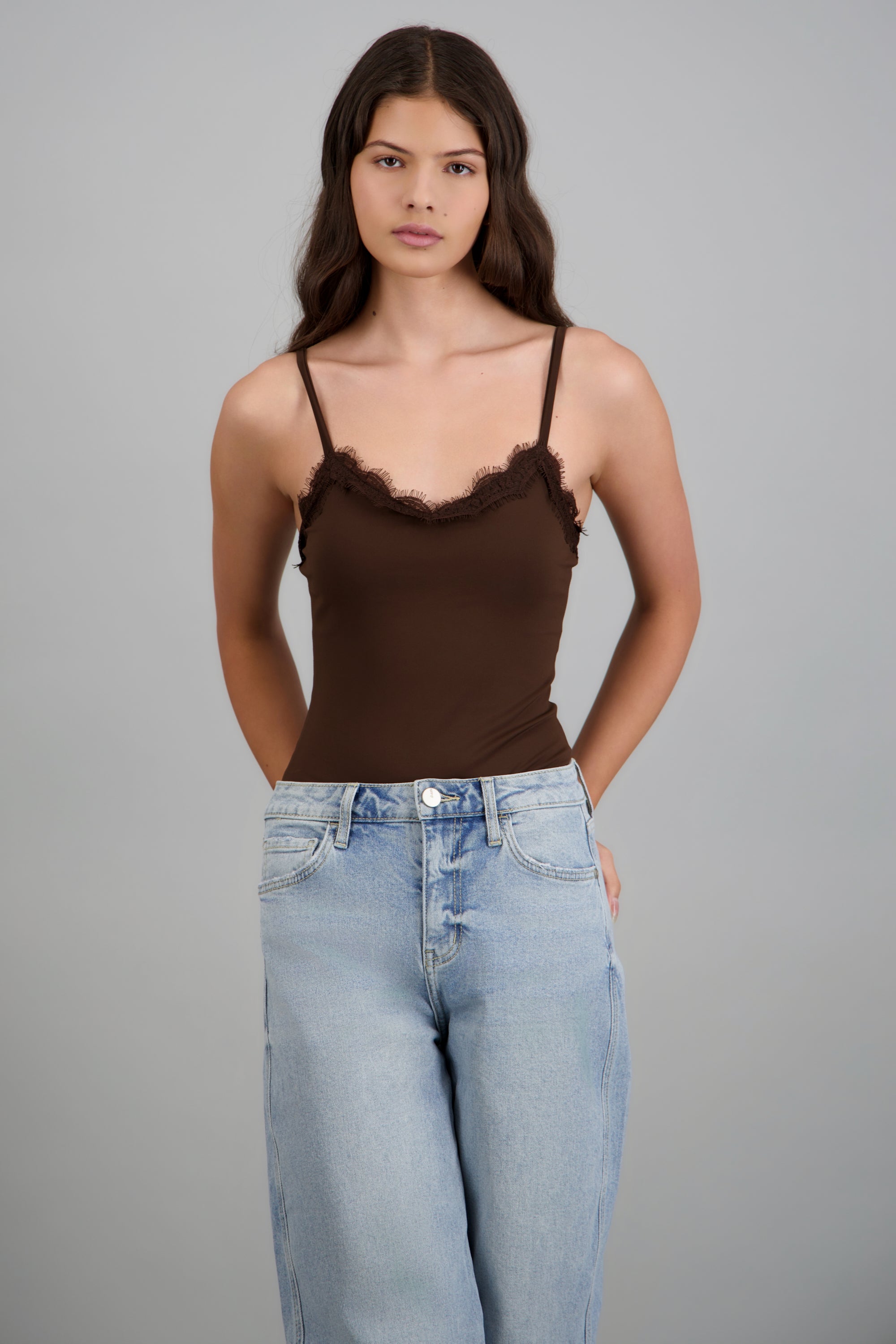 Bodysuit tirantes detalle encaje CHOCOLATE