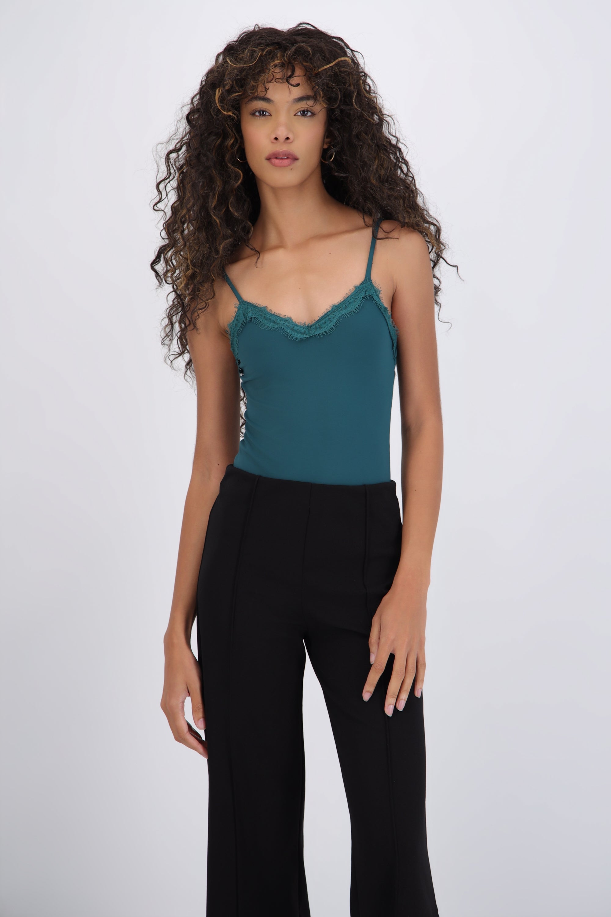 Bodysuit tirantes detalle encaje